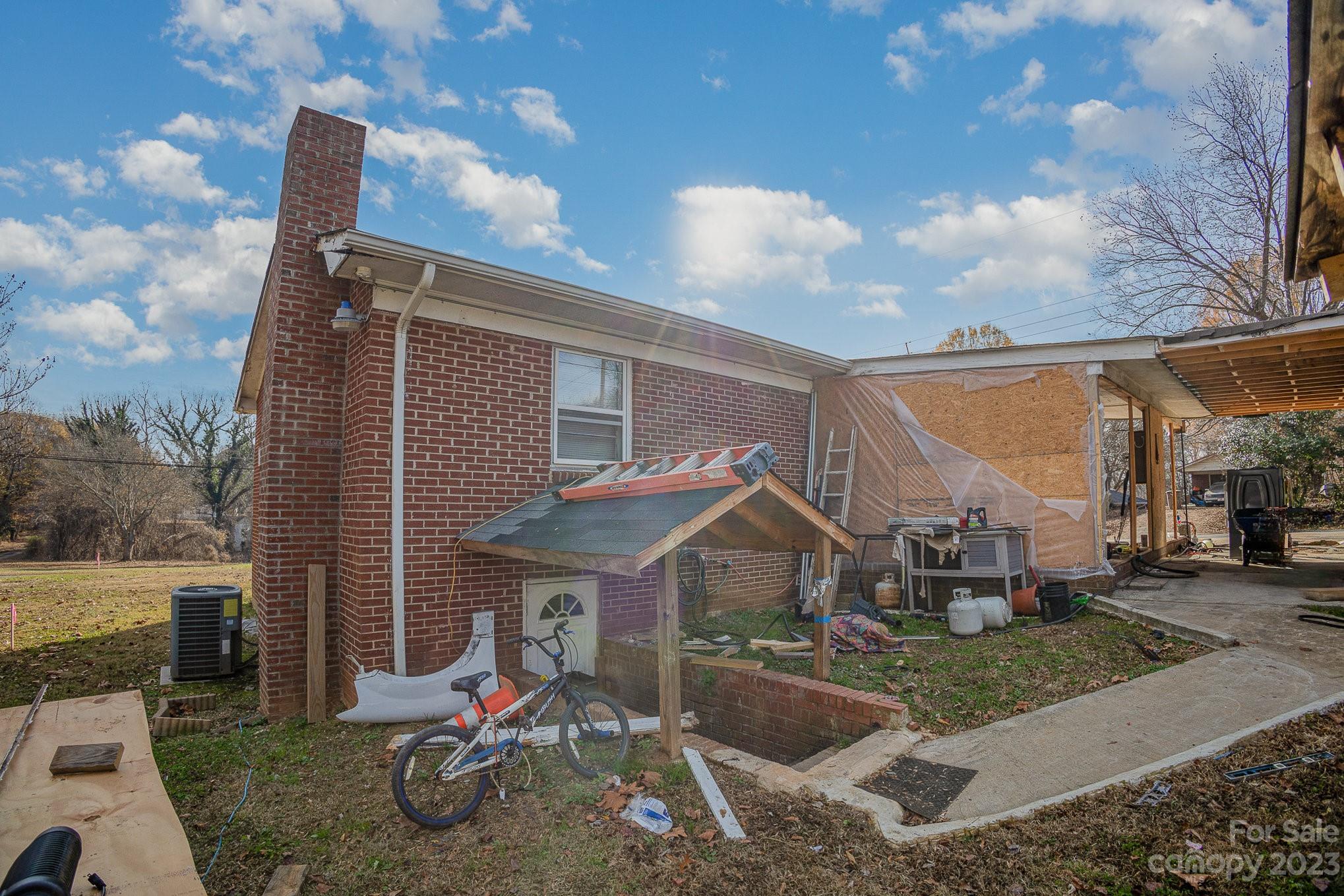 843 Lincoln Drive