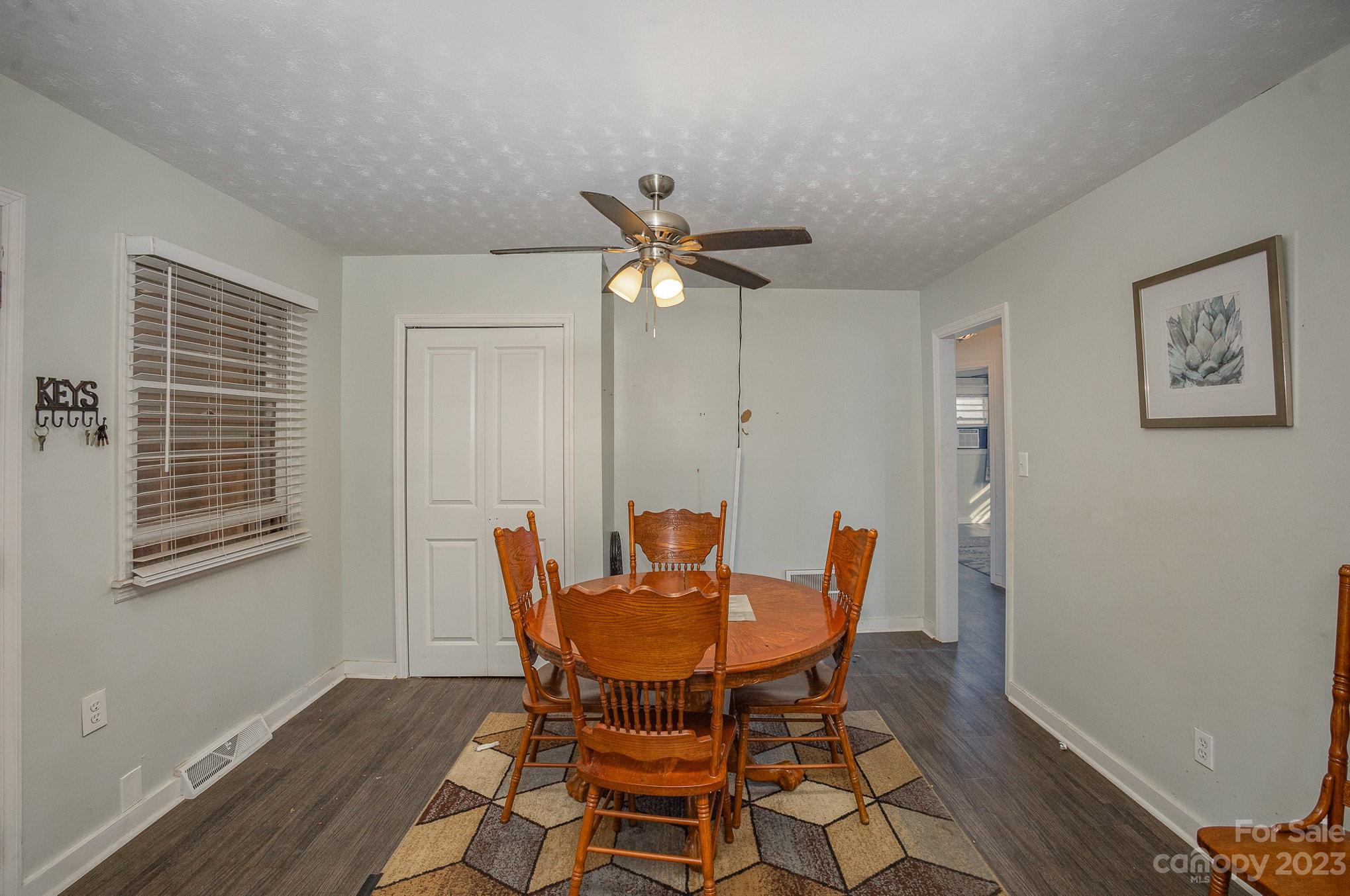 843 Lincoln Drive