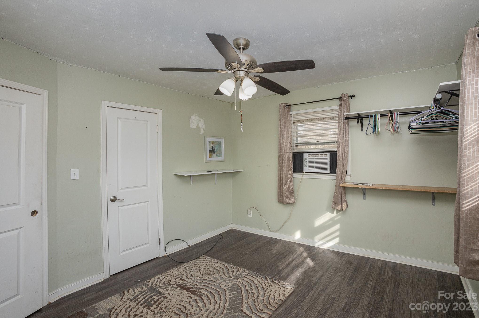 843 Lincoln Drive