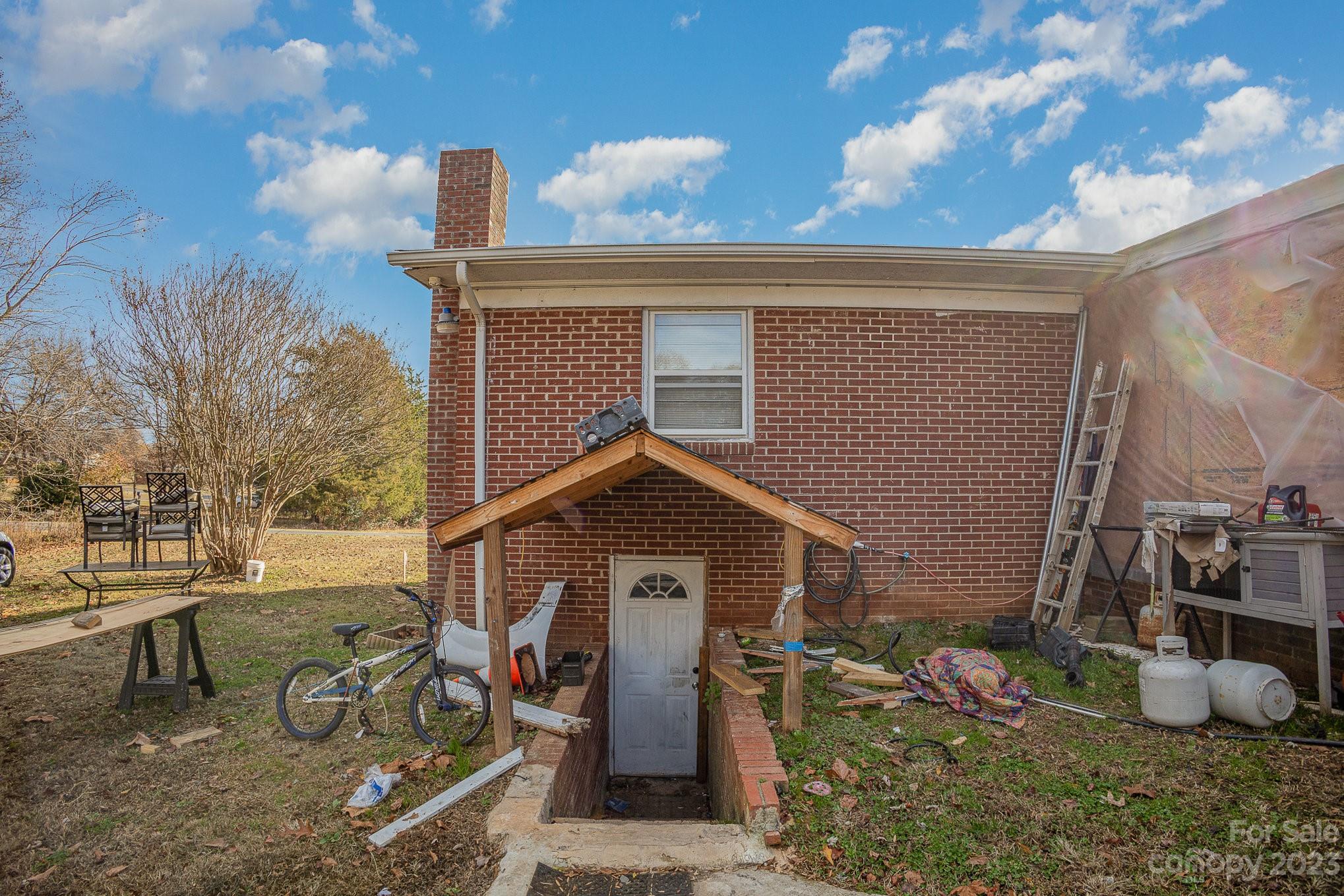 843 Lincoln Drive