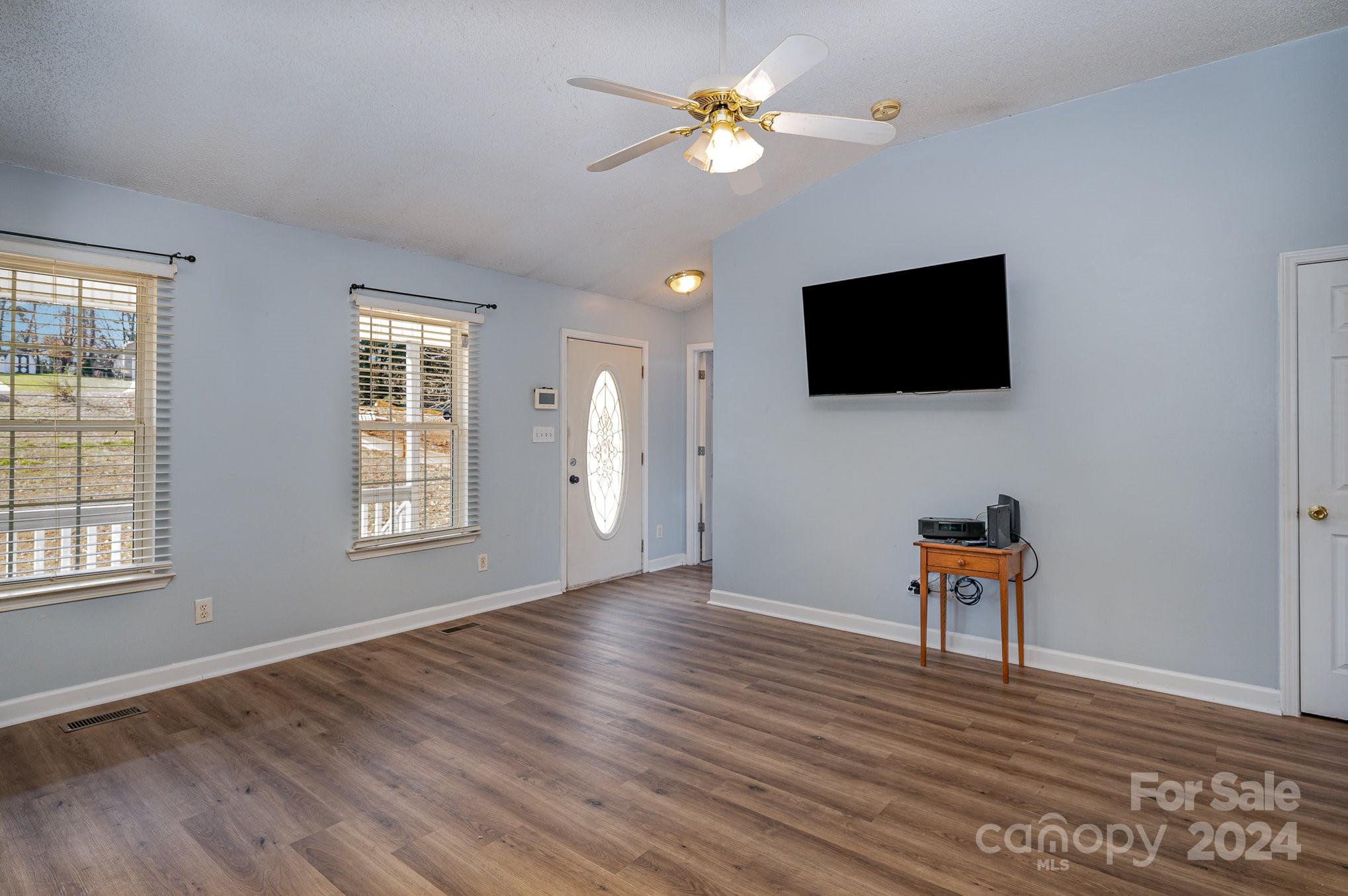 138 Meadowfall Lane