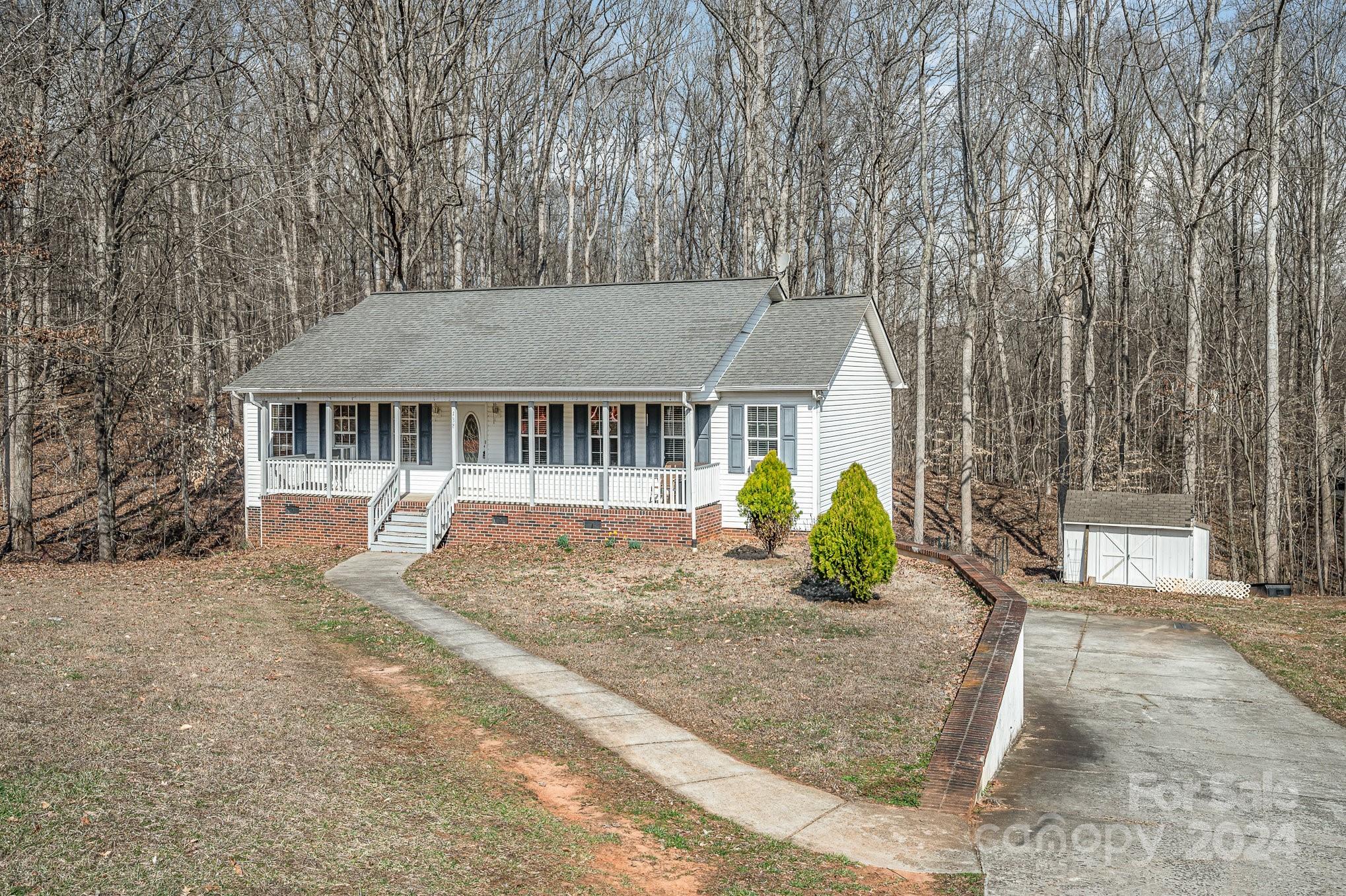 138 Meadowfall Lane