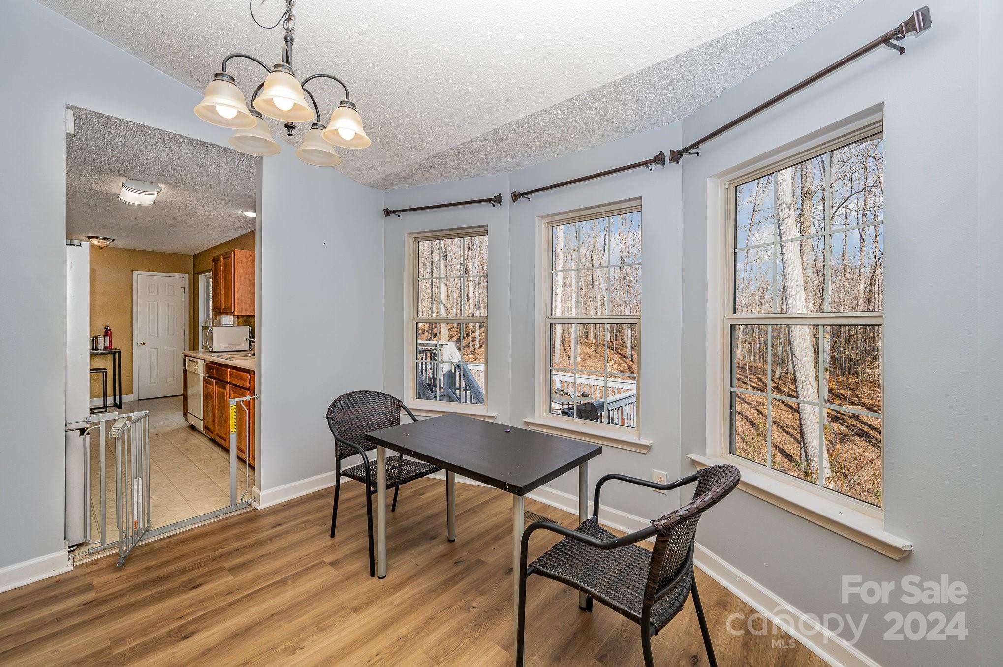 138 Meadowfall Lane