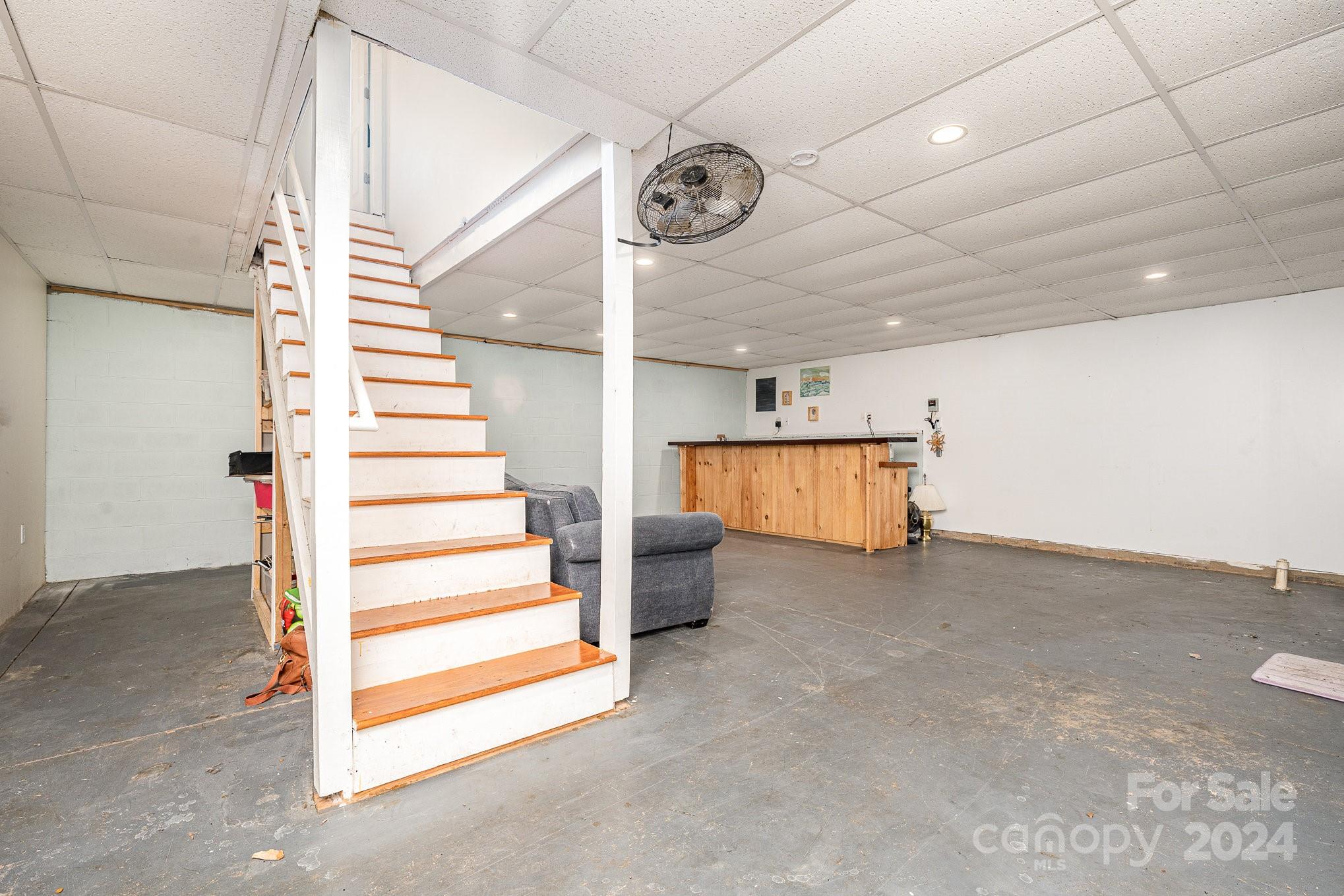 138 Meadowfall Lane