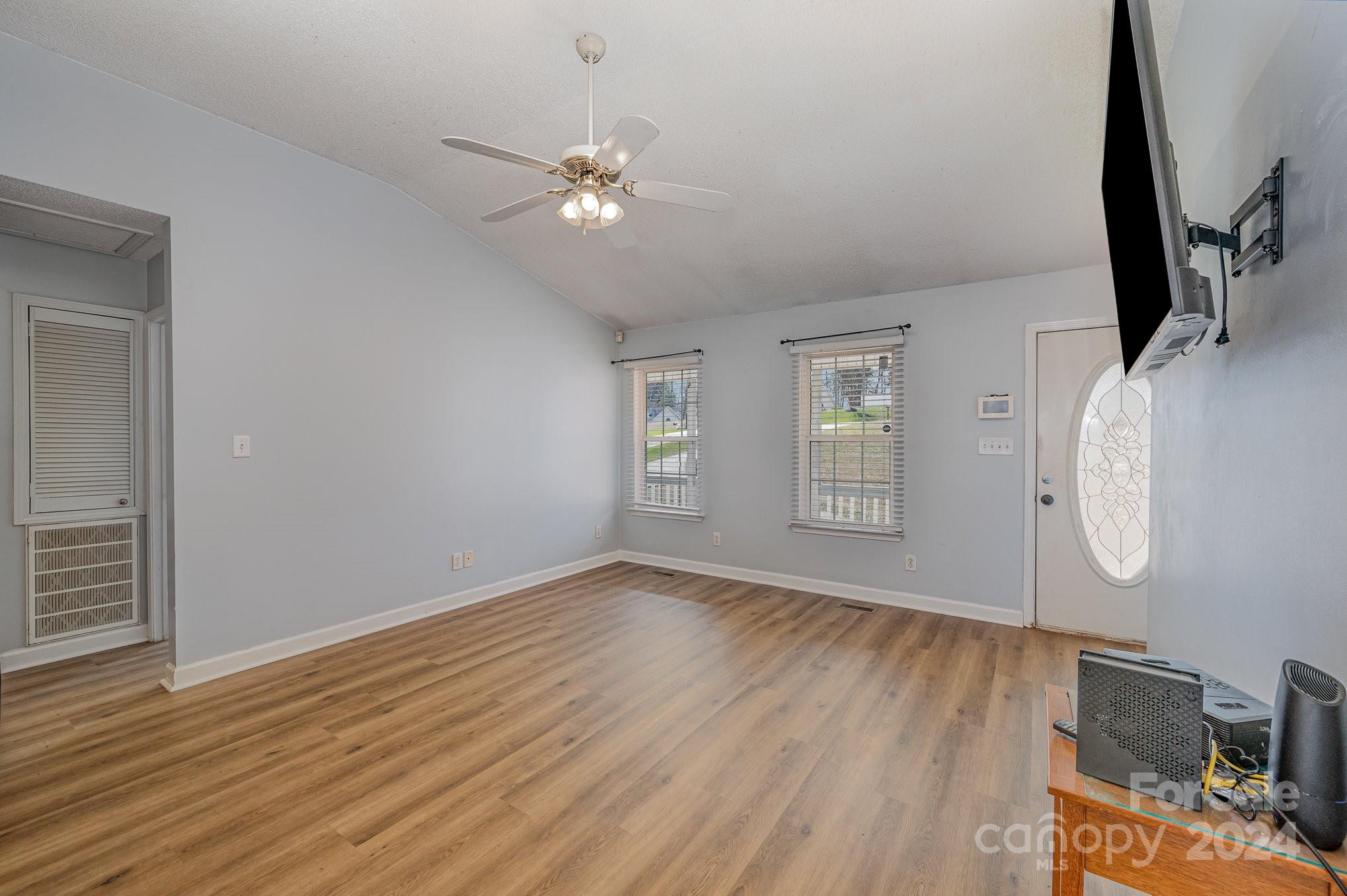 138 Meadowfall Lane