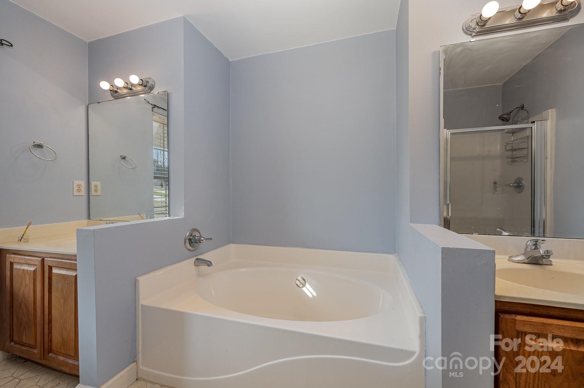 138 Meadowfall Lane