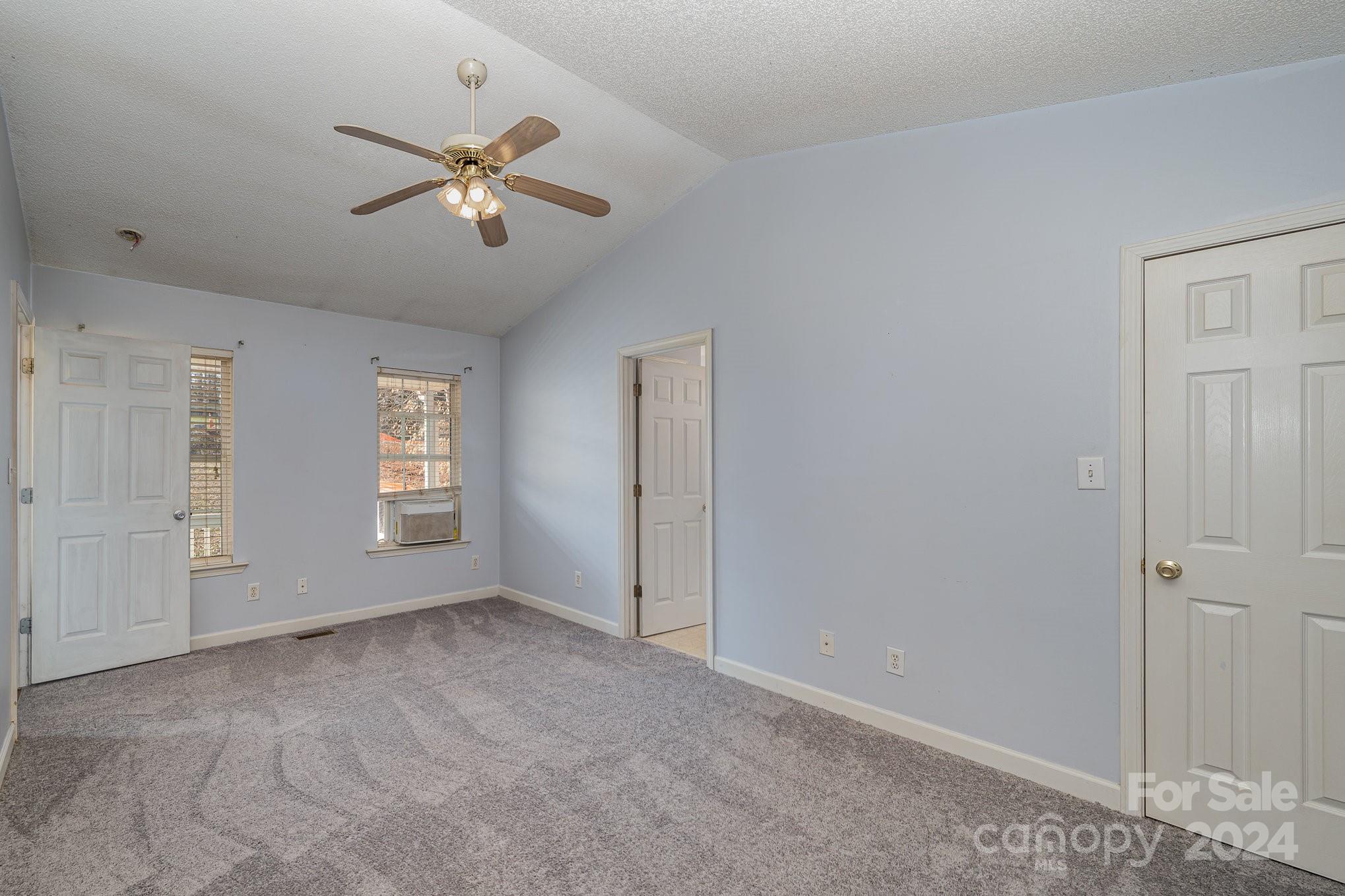 138 Meadowfall Lane