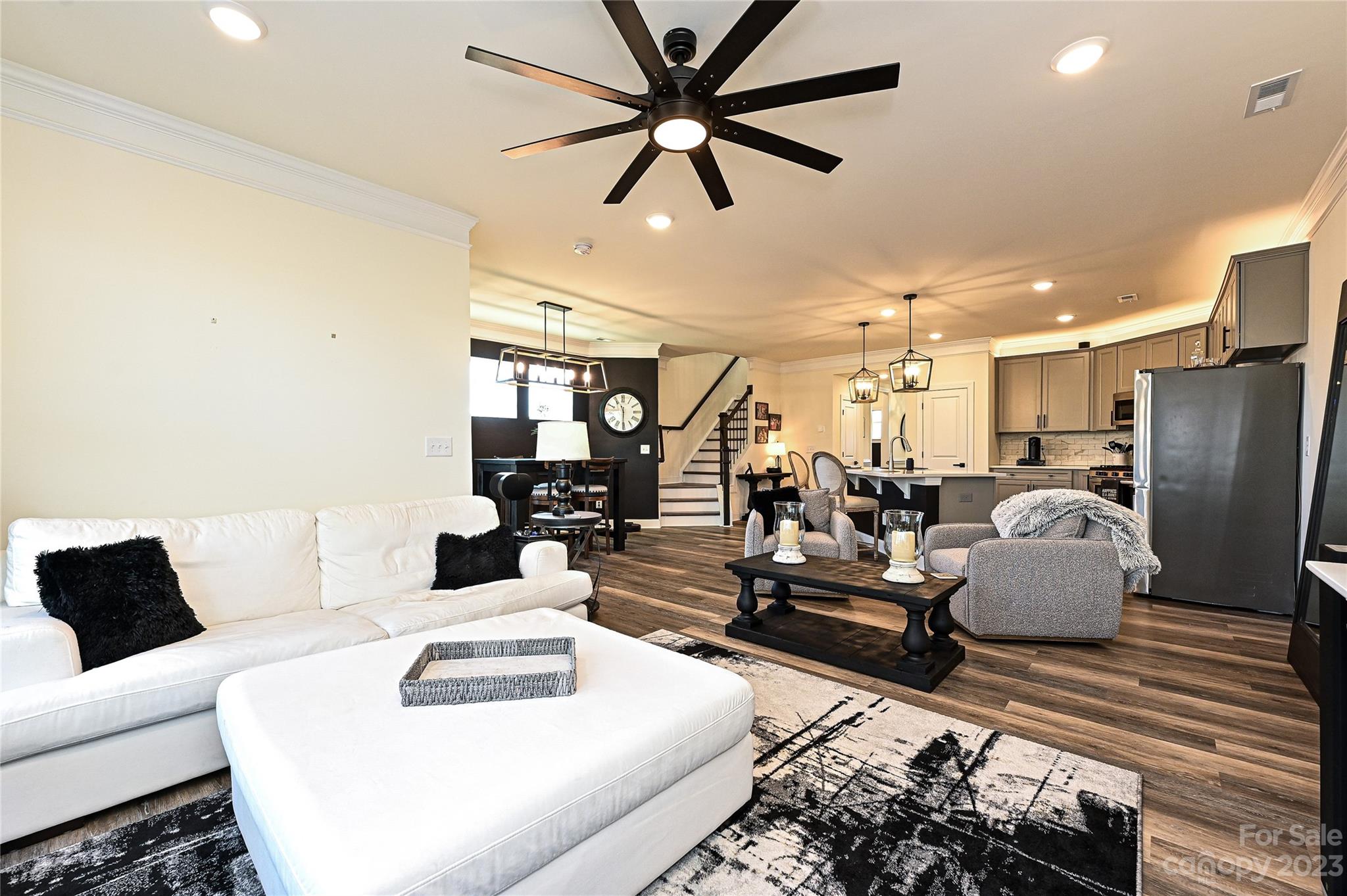 2002 Bexar Trail Unit: 7