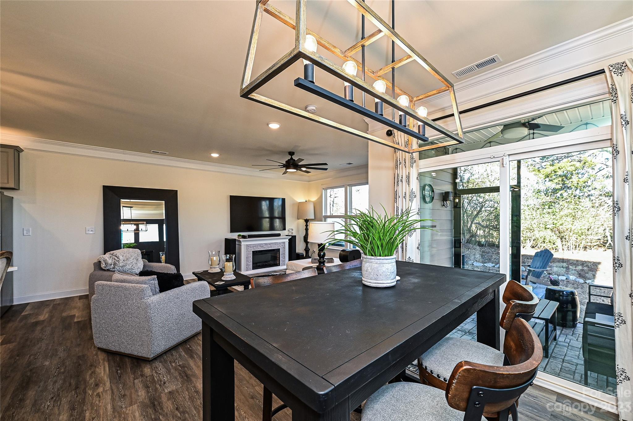 2002 Bexar Trail Unit: 7