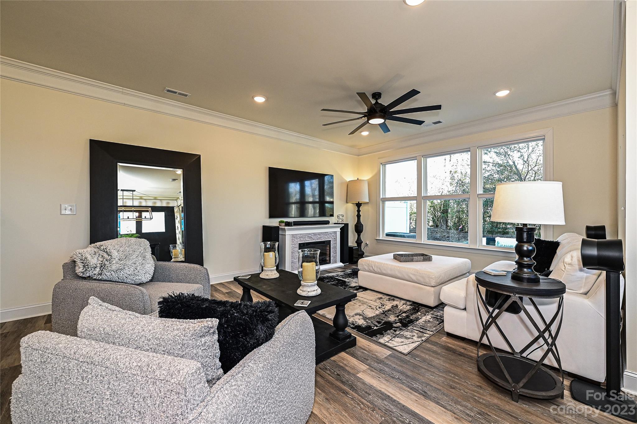 2002 Bexar Trail Unit: 7