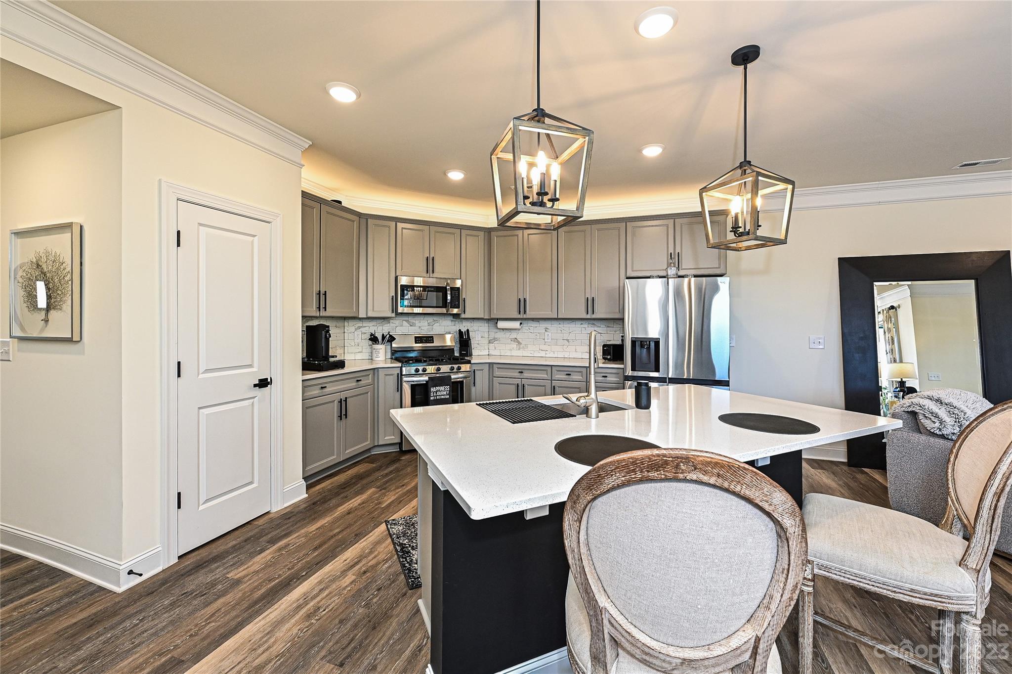 2002 Bexar Trail Unit: 7