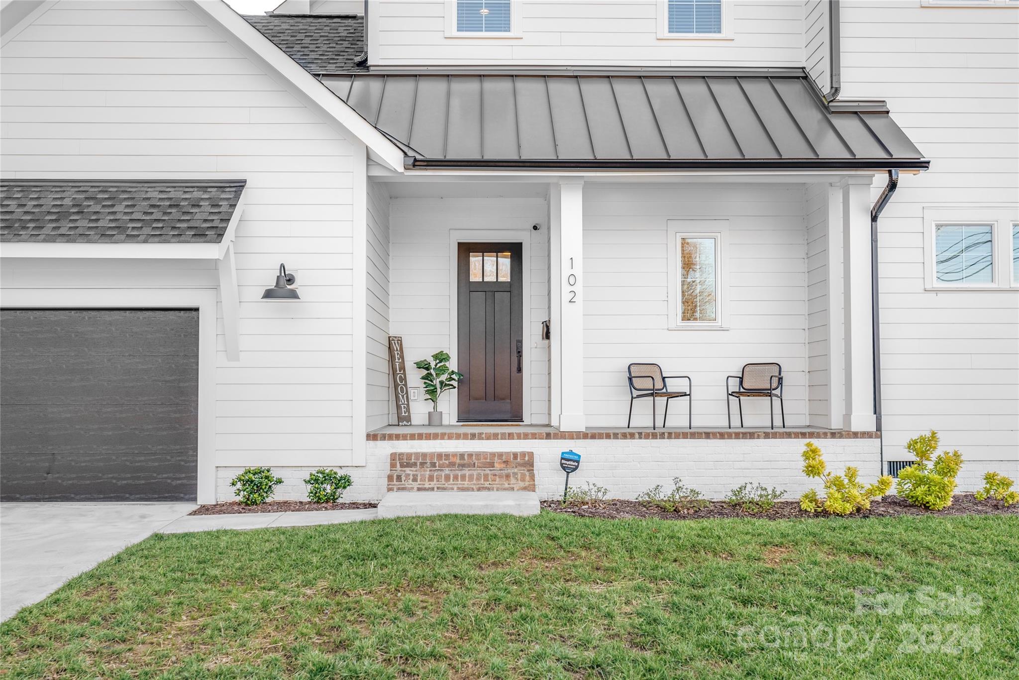 102 N Smallwood Place