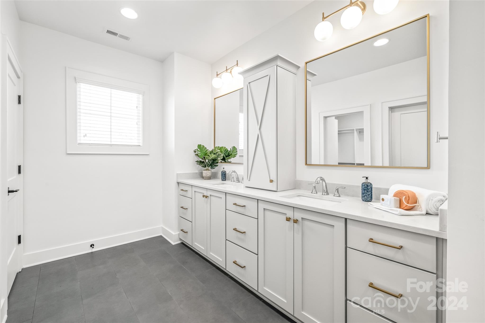 102 N Smallwood Place