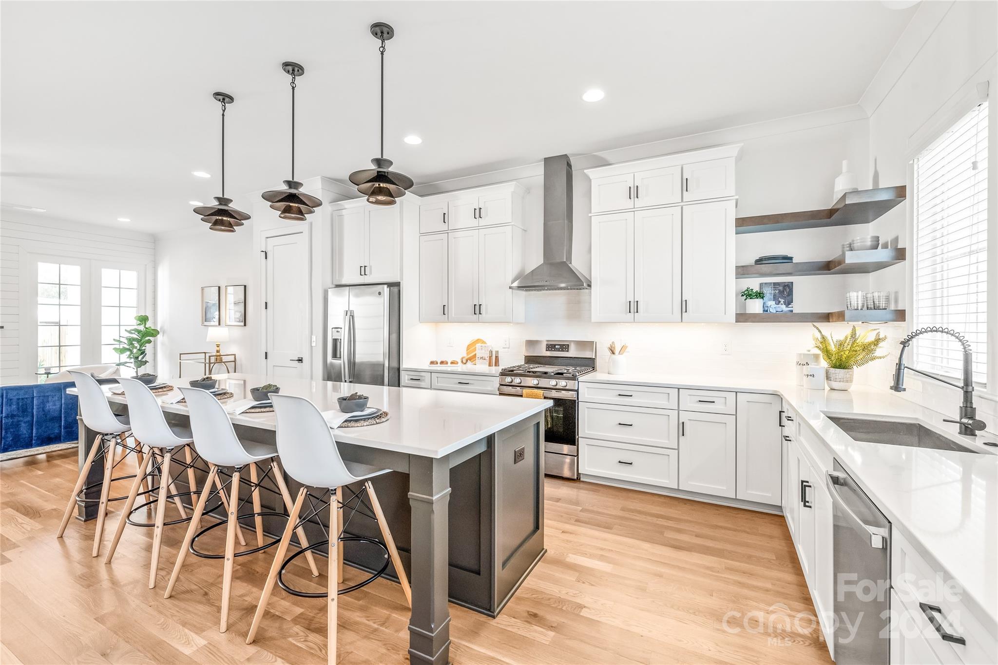 102 N Smallwood Place