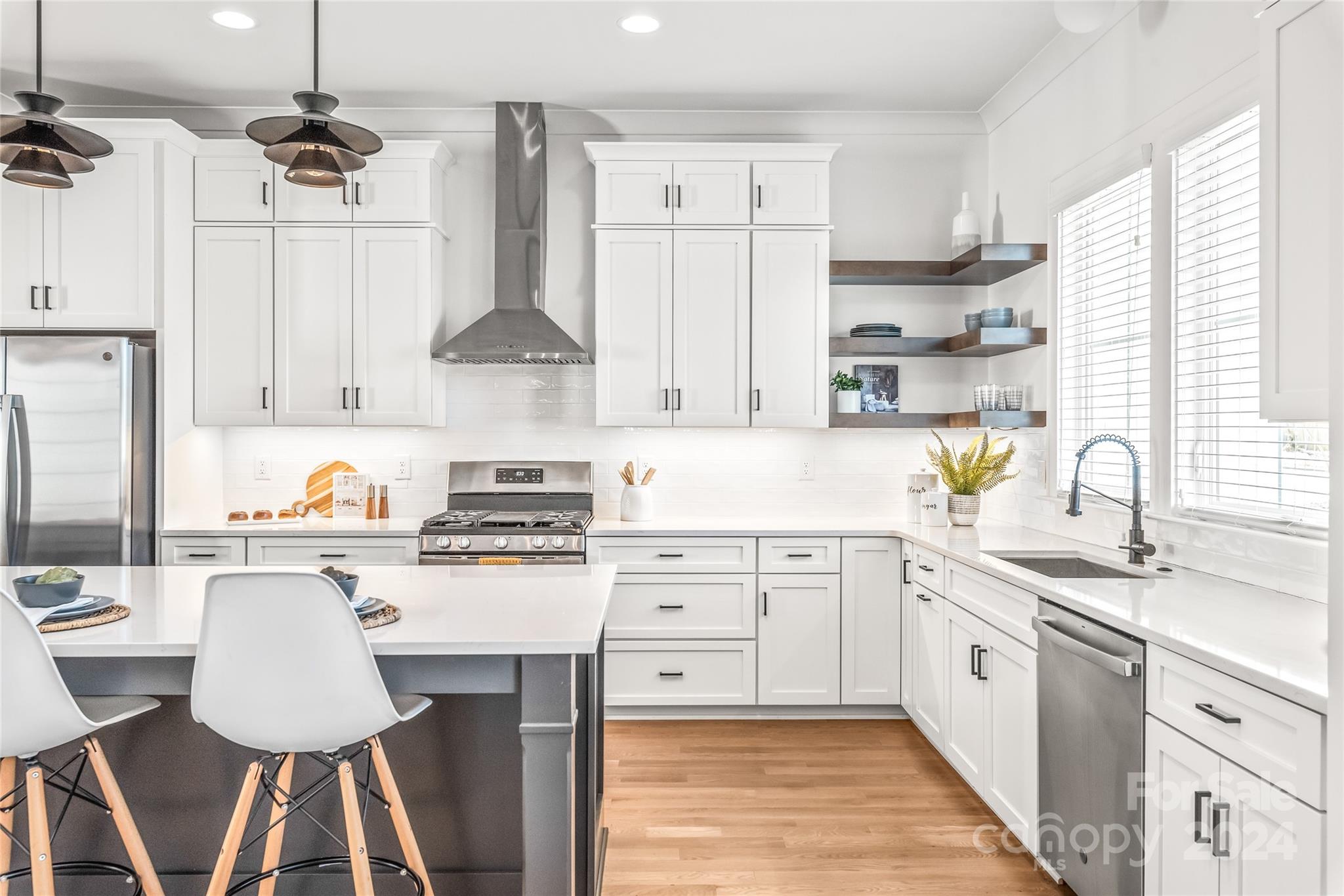 102 N Smallwood Place