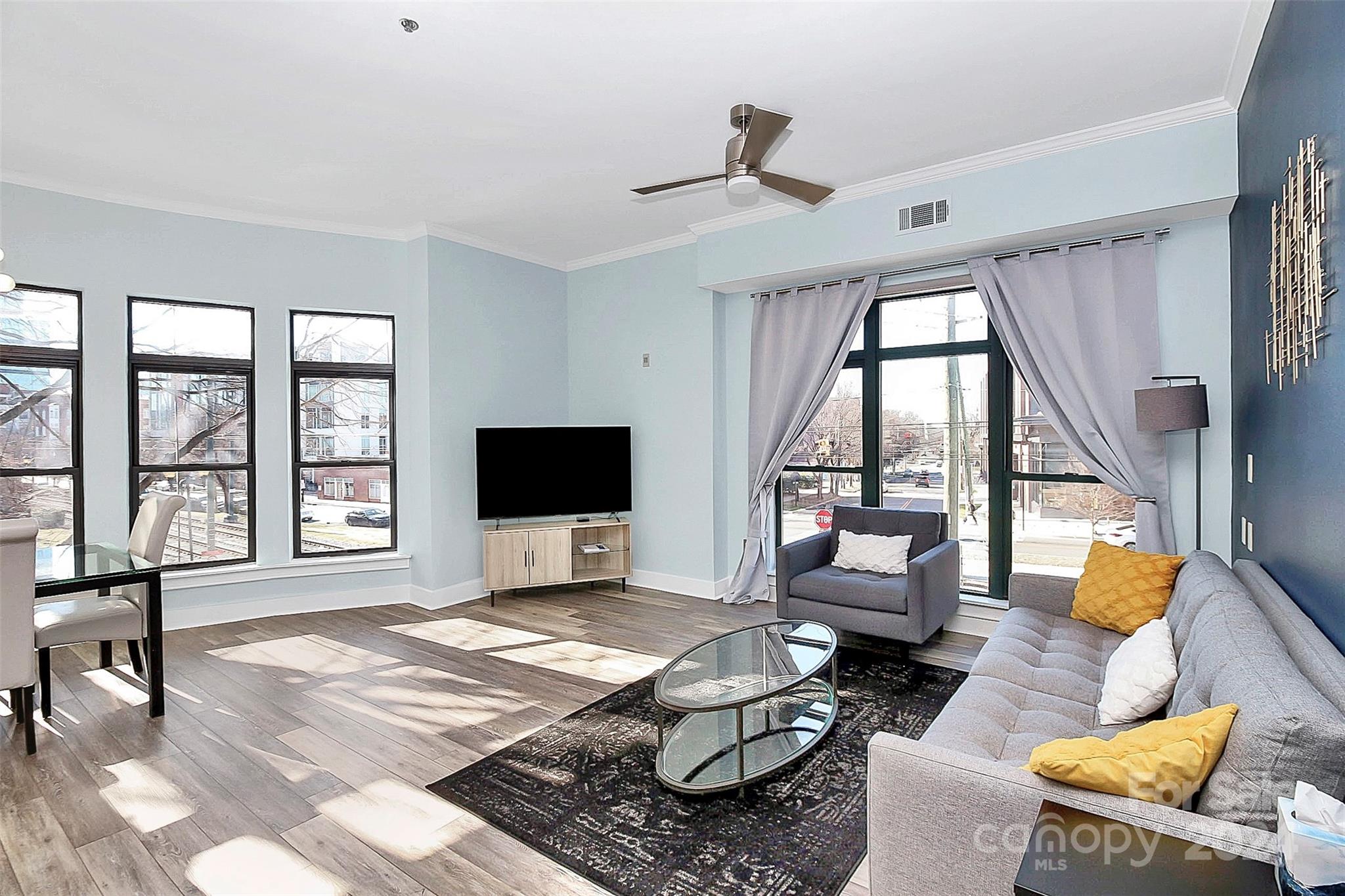 115 E Park Avenue Unit: 201