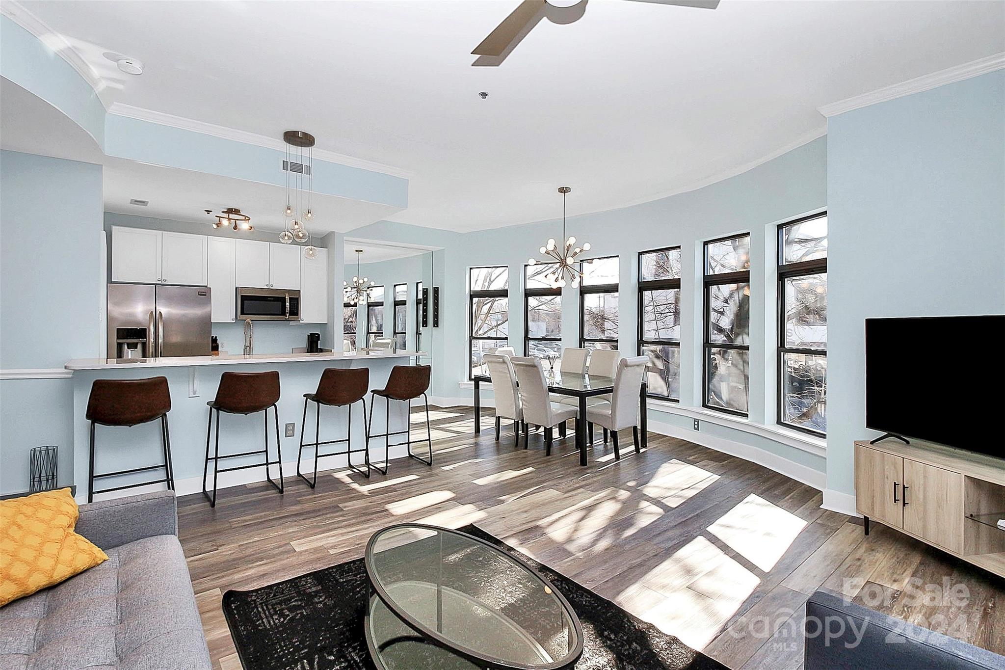 115 E Park Avenue Unit: 201