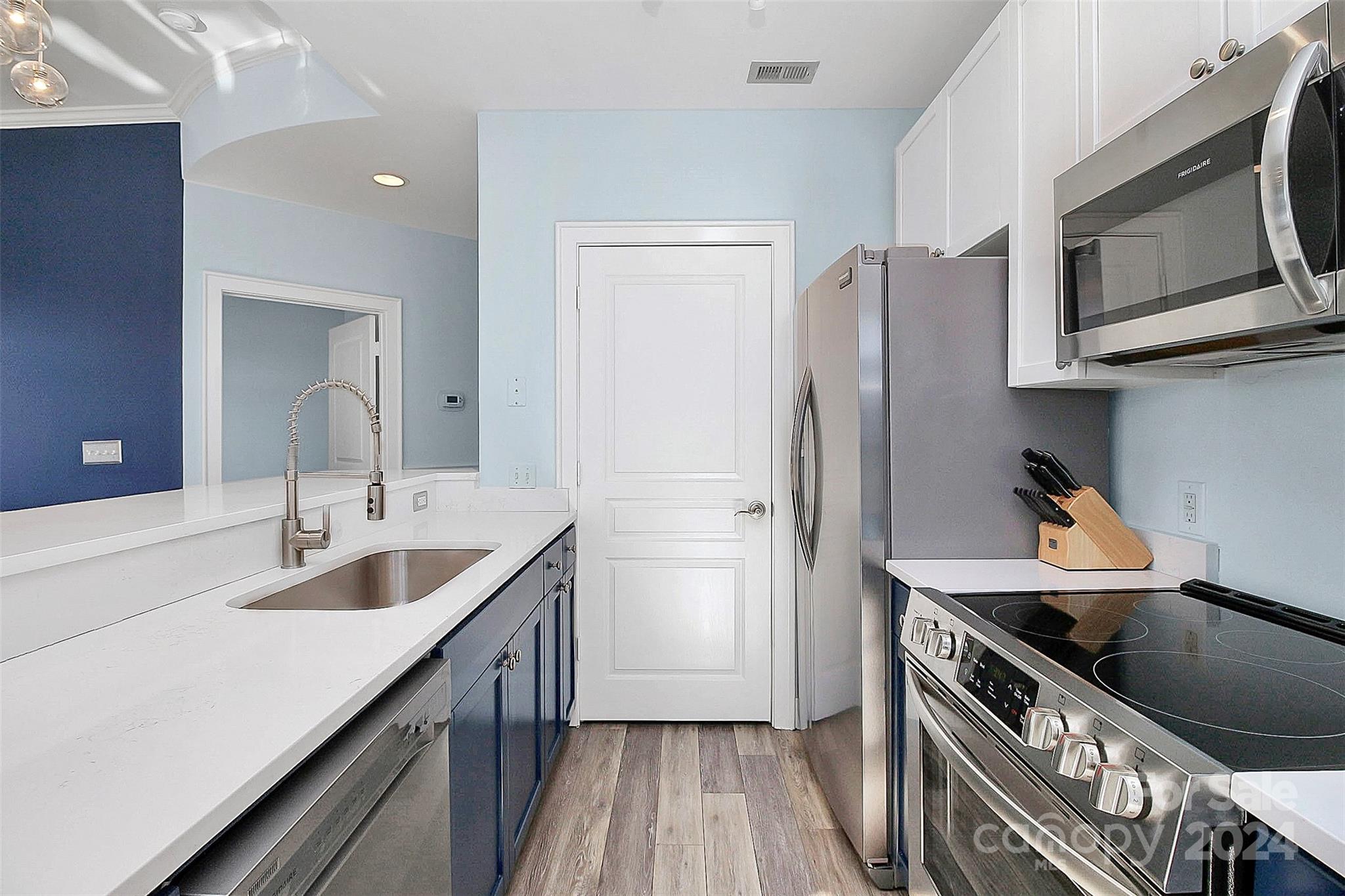 115 E Park Avenue Unit: 201