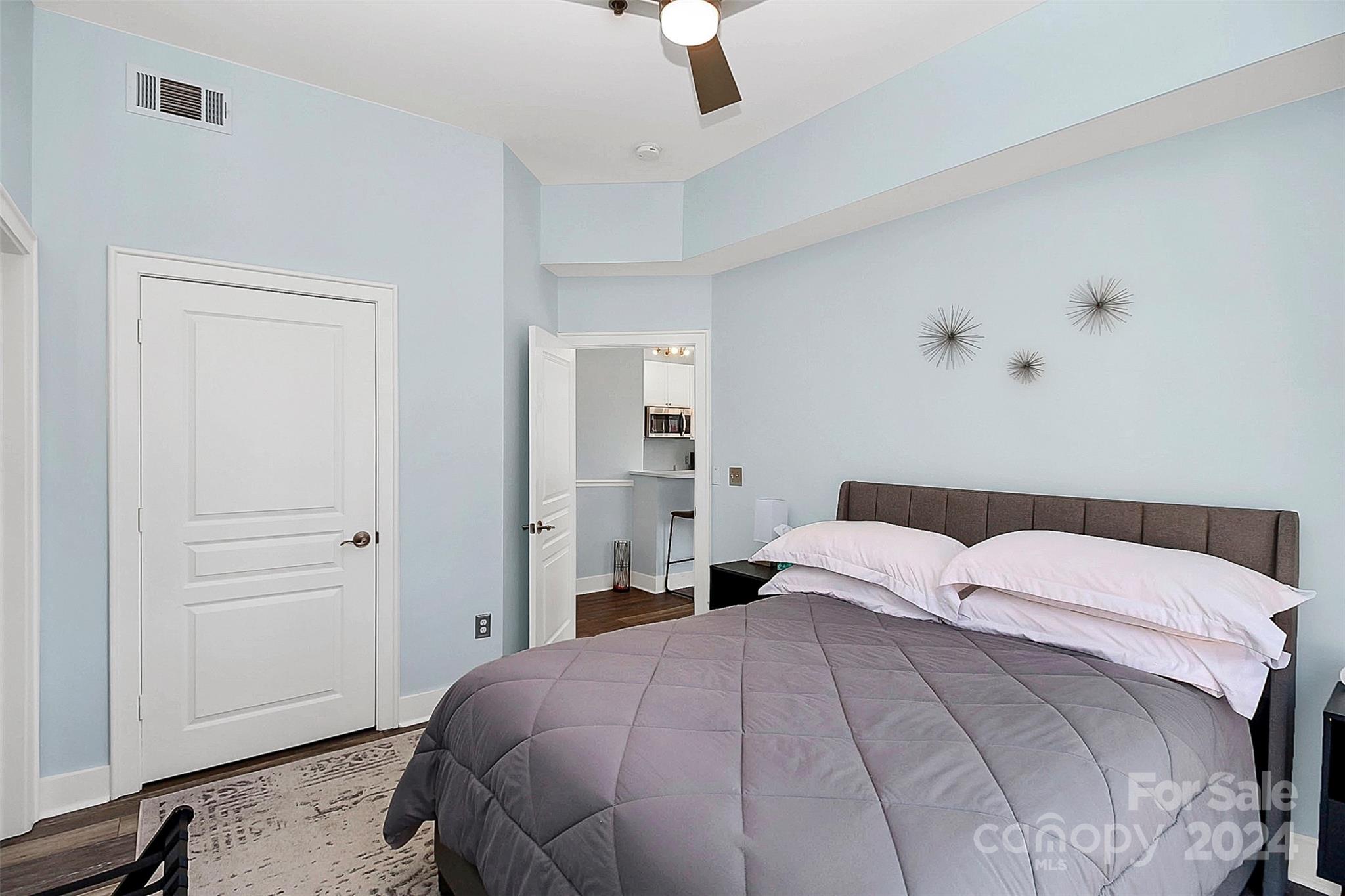 115 E Park Avenue Unit: 201