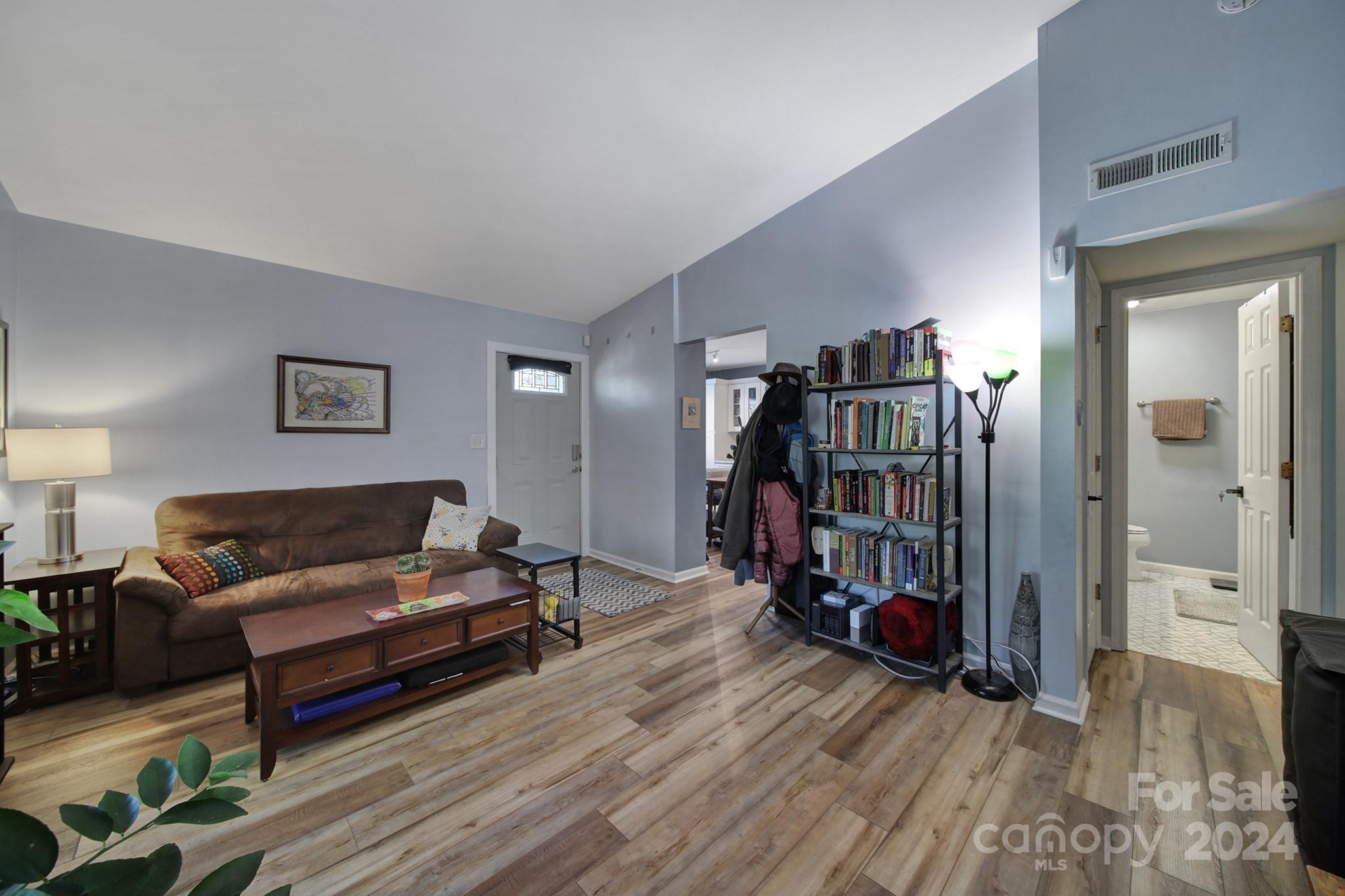 1619 Hunters Trail
