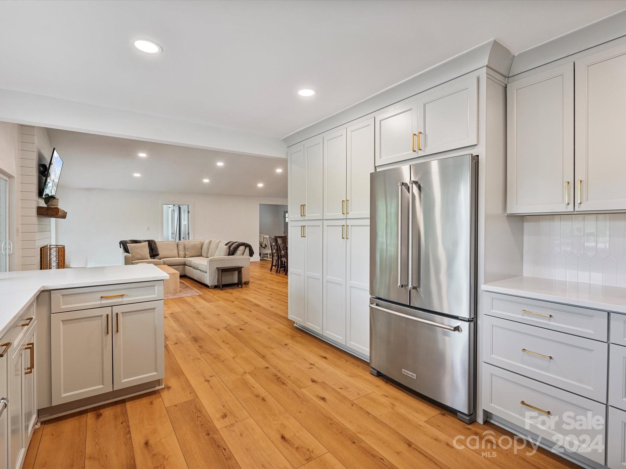 6220 River Cabin Lane