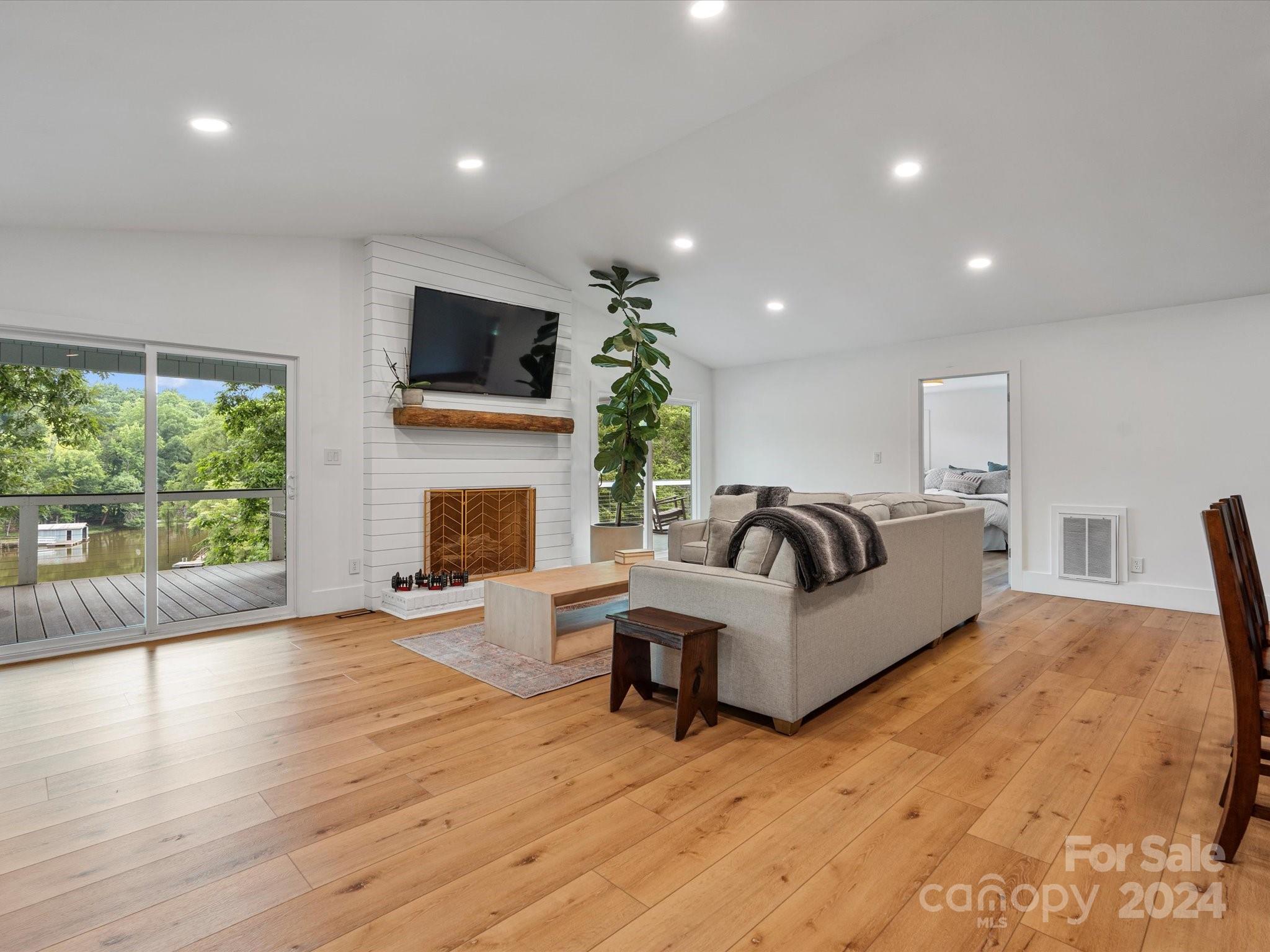 6220 River Cabin Lane