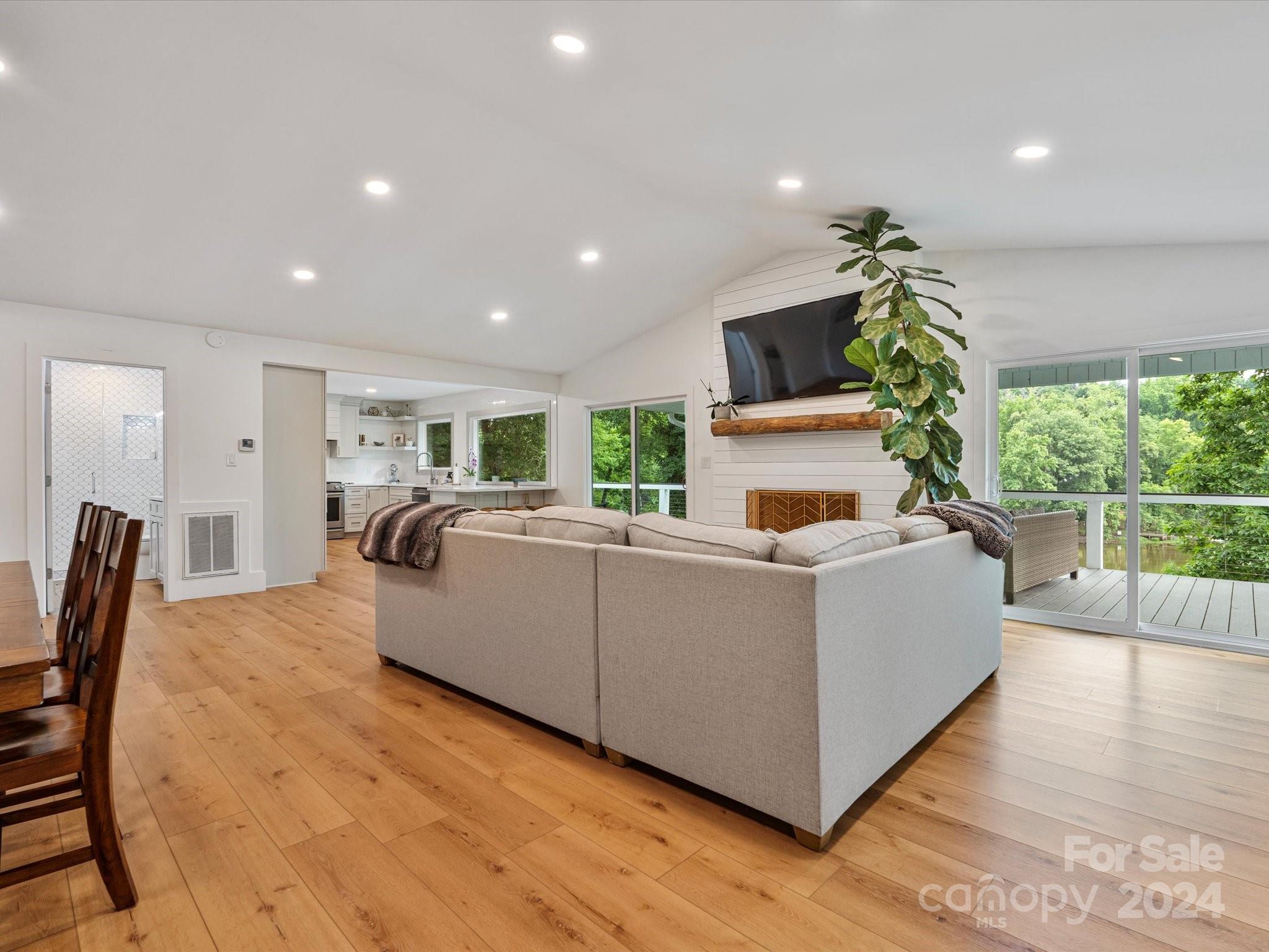 6220 River Cabin Lane