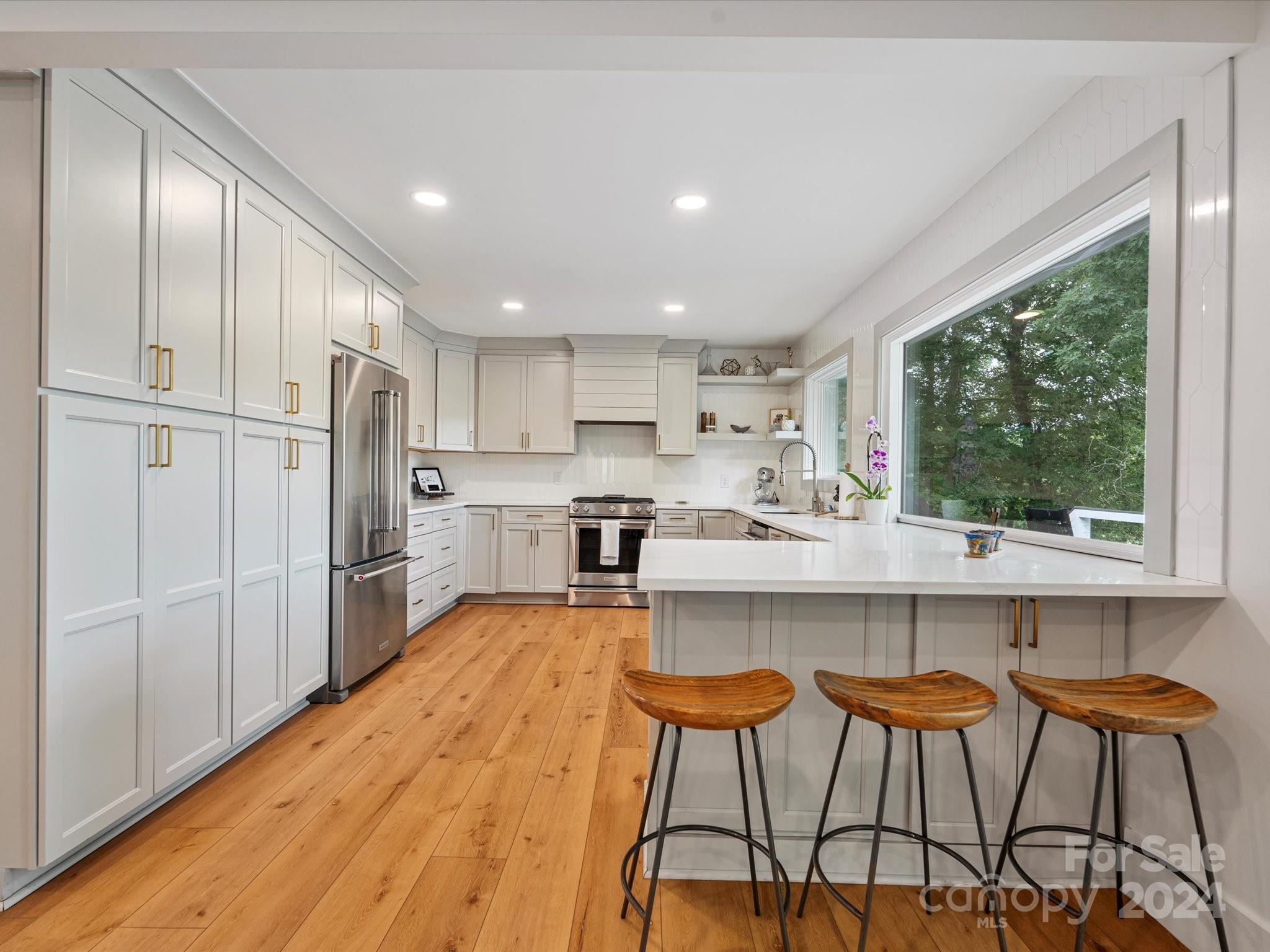 6220 River Cabin Lane