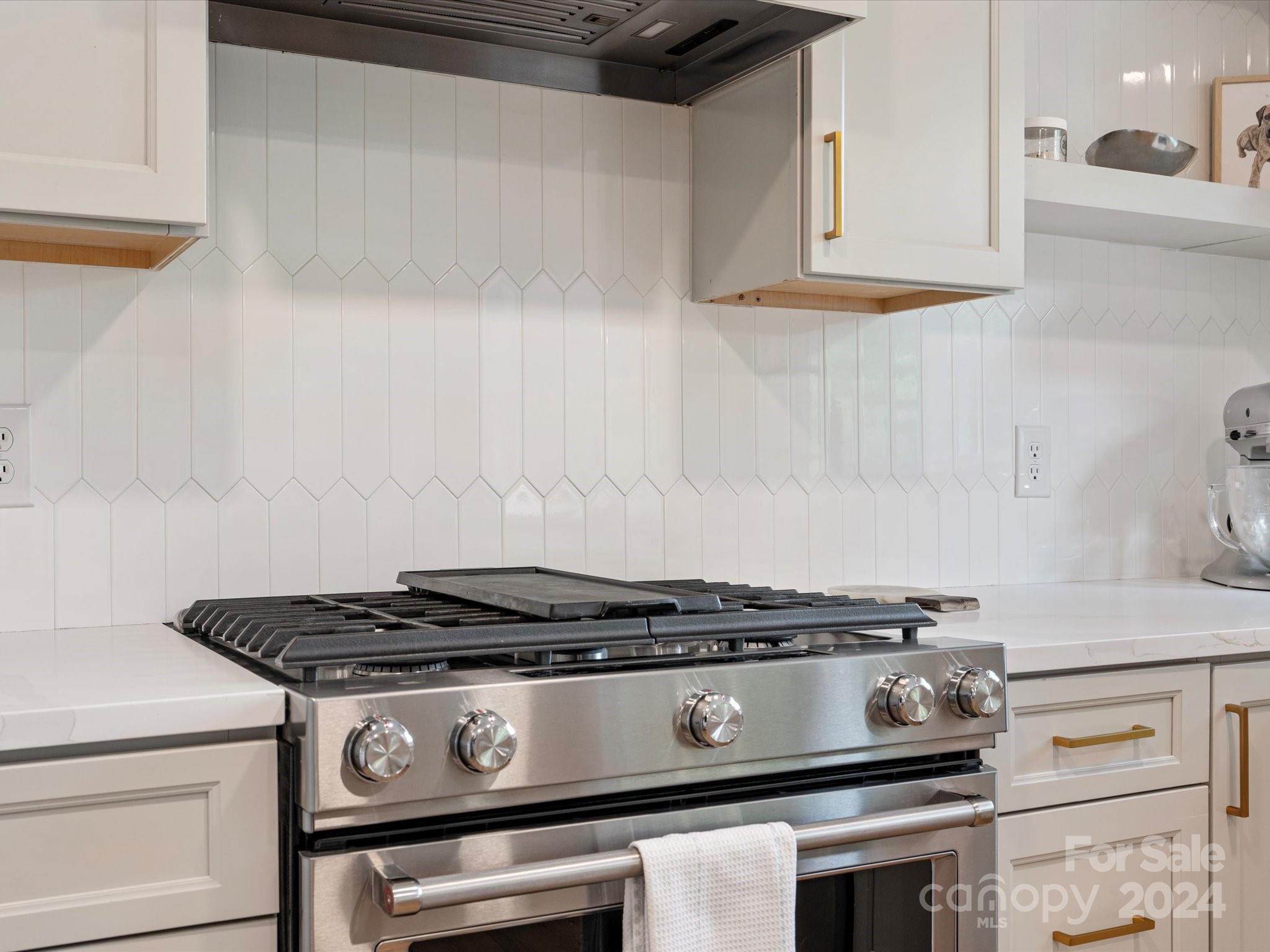 6220 River Cabin Lane