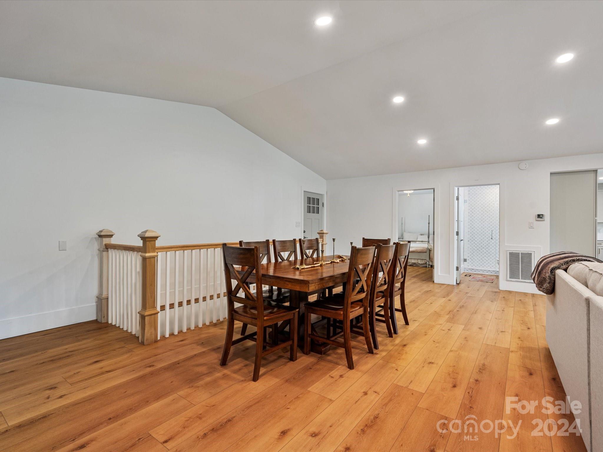 6220 River Cabin Lane