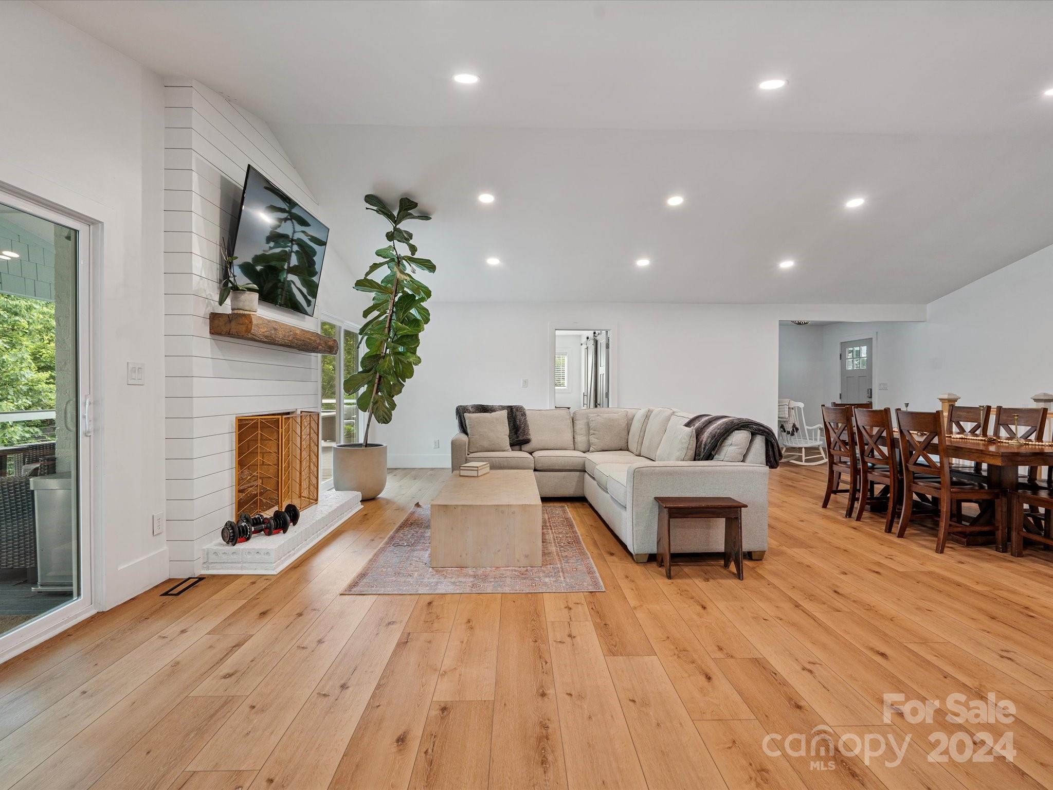 6220 River Cabin Lane