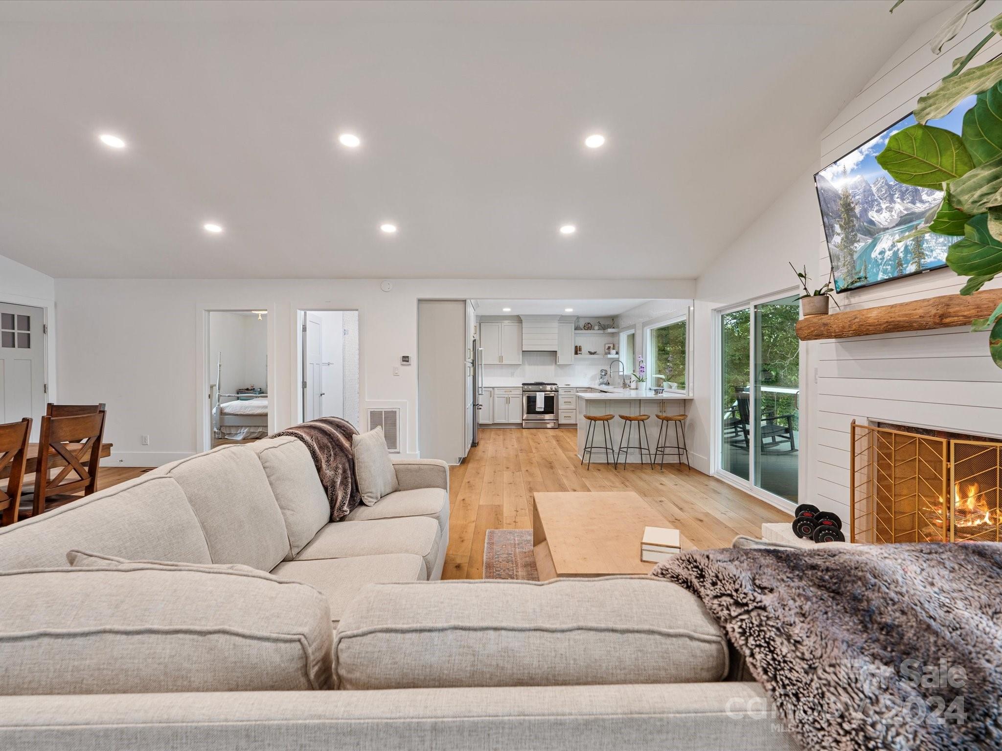 6220 River Cabin Lane