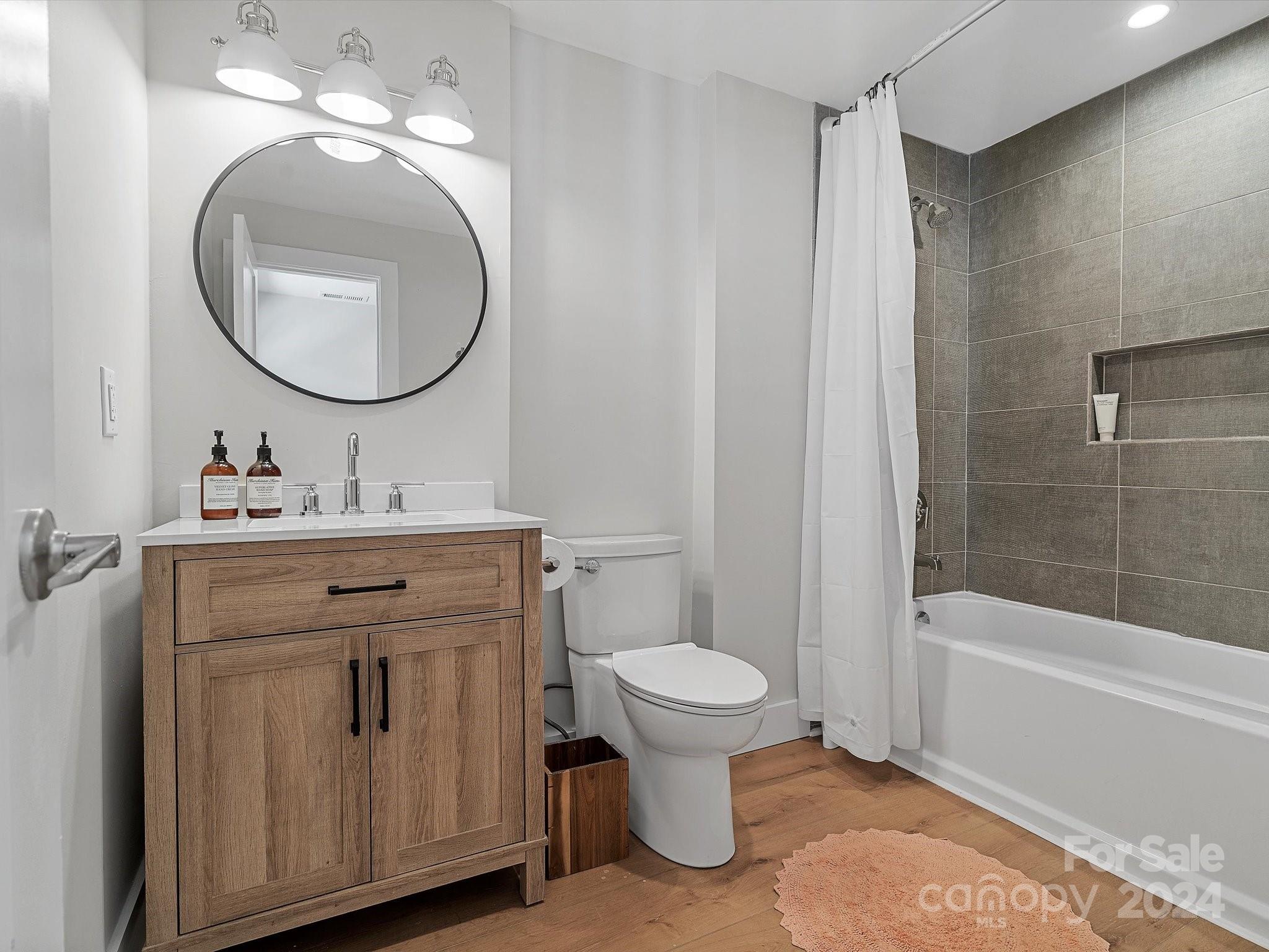 6220 River Cabin Lane