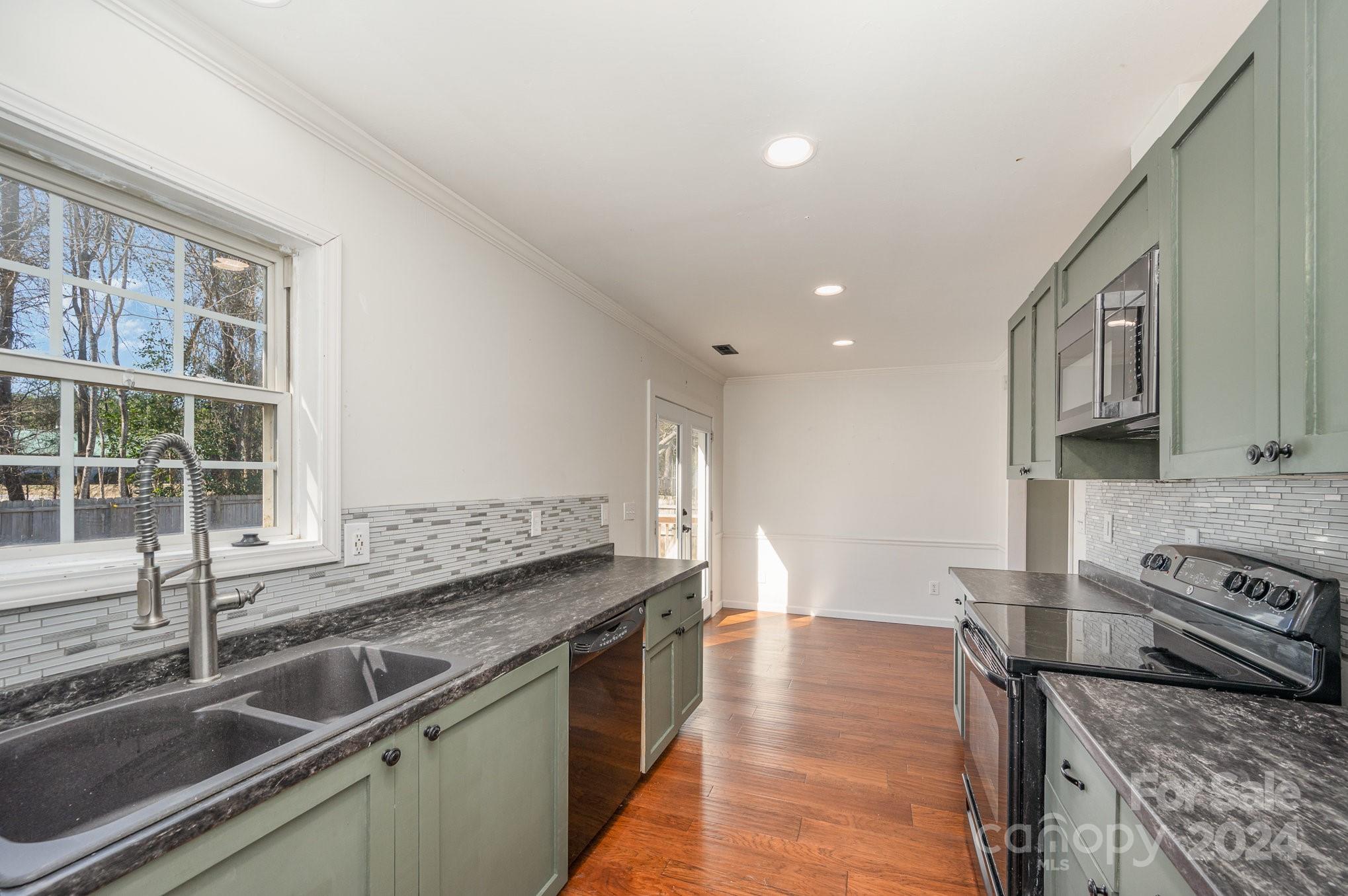 2246 Kestrel Drive
