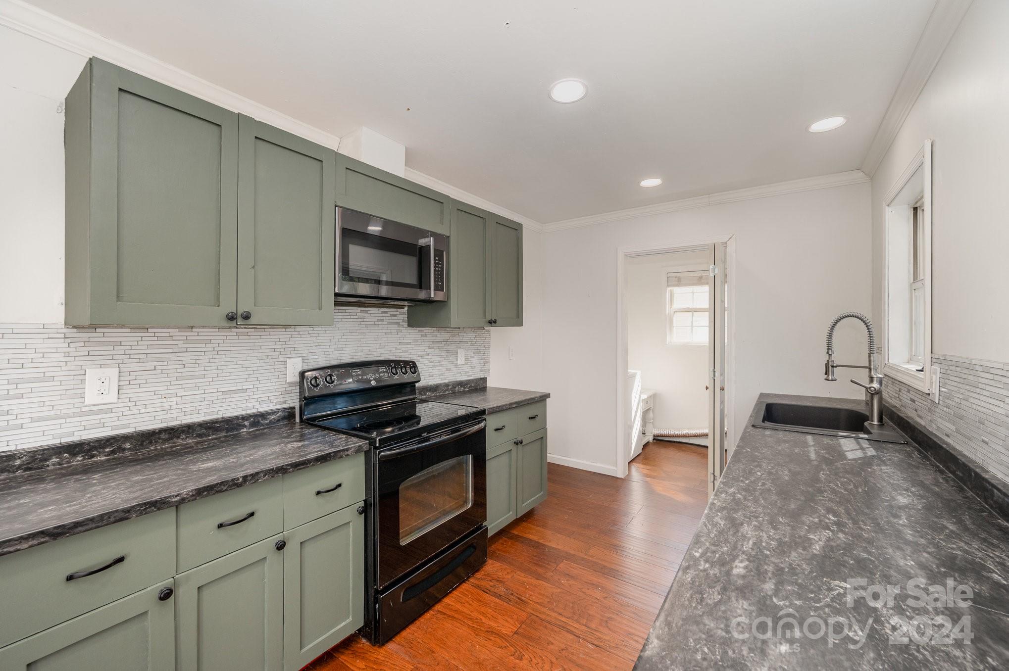 2246 Kestrel Drive