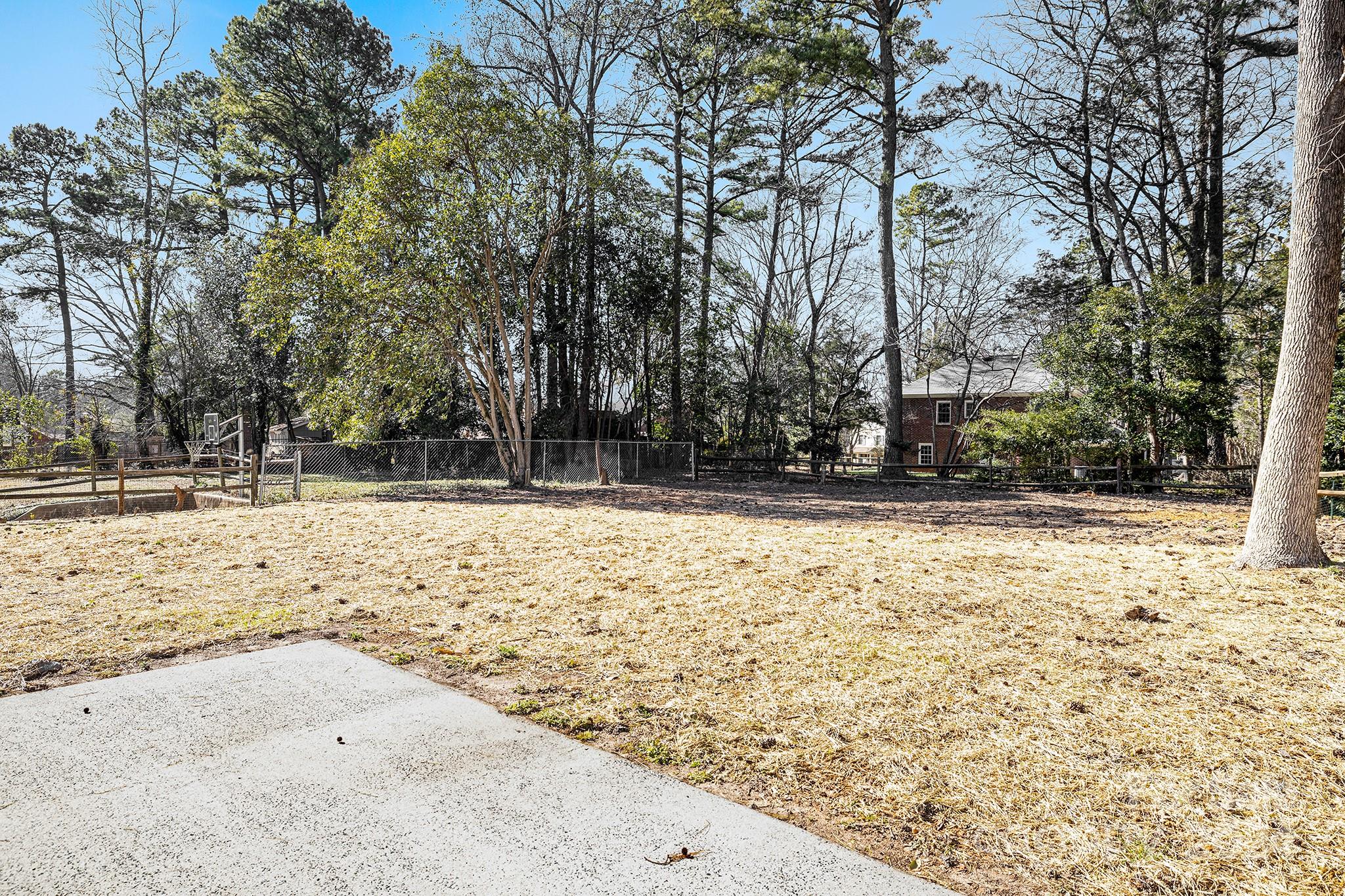 1005 Black Oak Drive