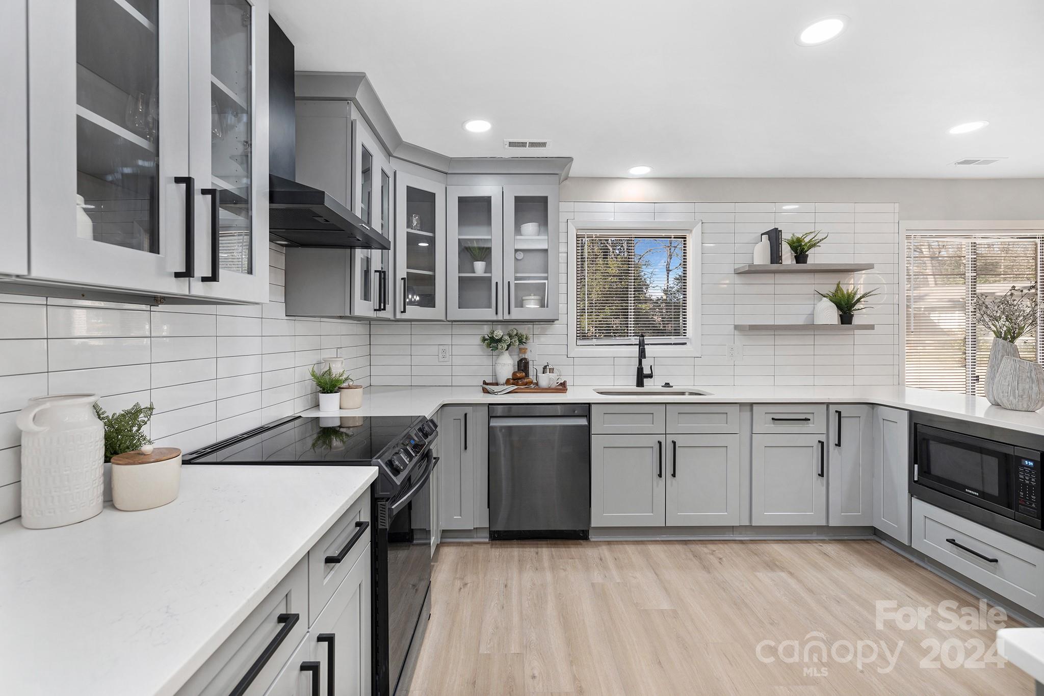 1005 Black Oak Drive