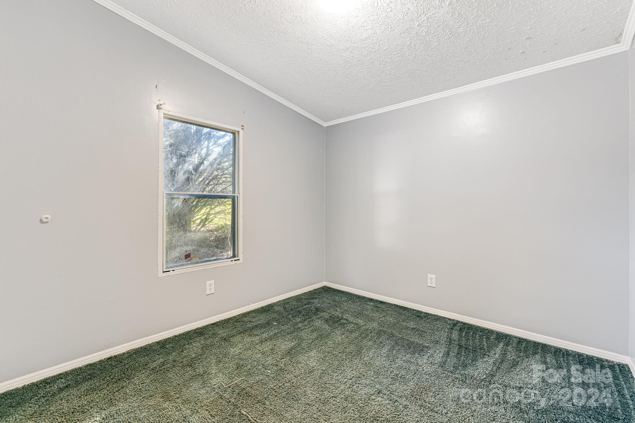 89 N Holly Lane