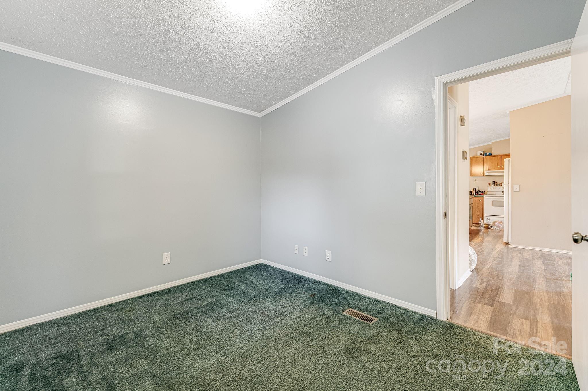 89 N Holly Lane