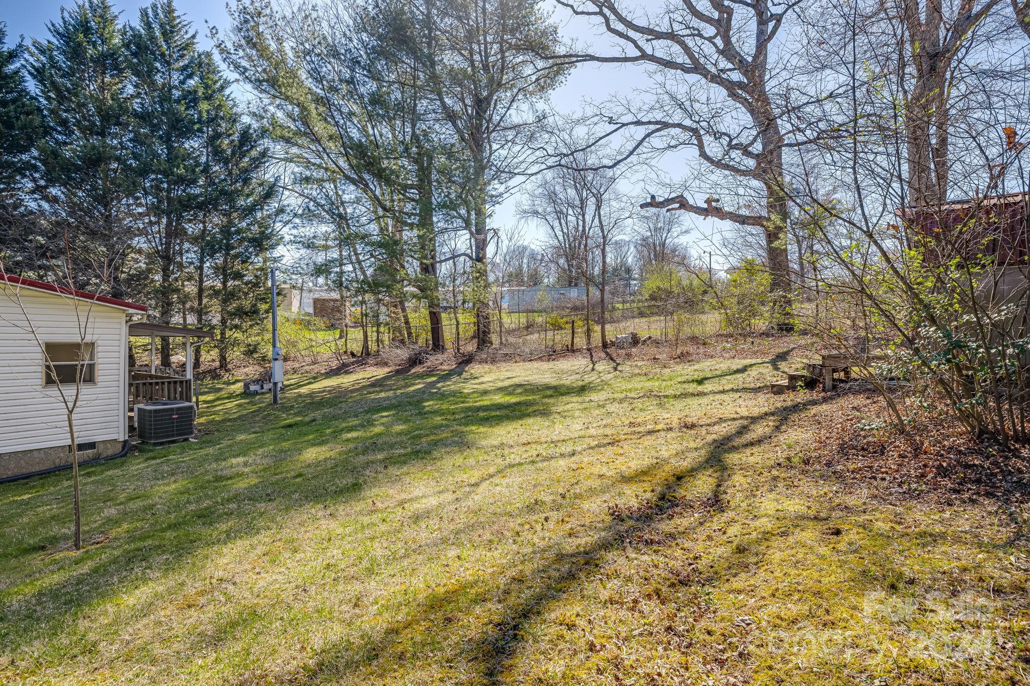 89 N Holly Lane