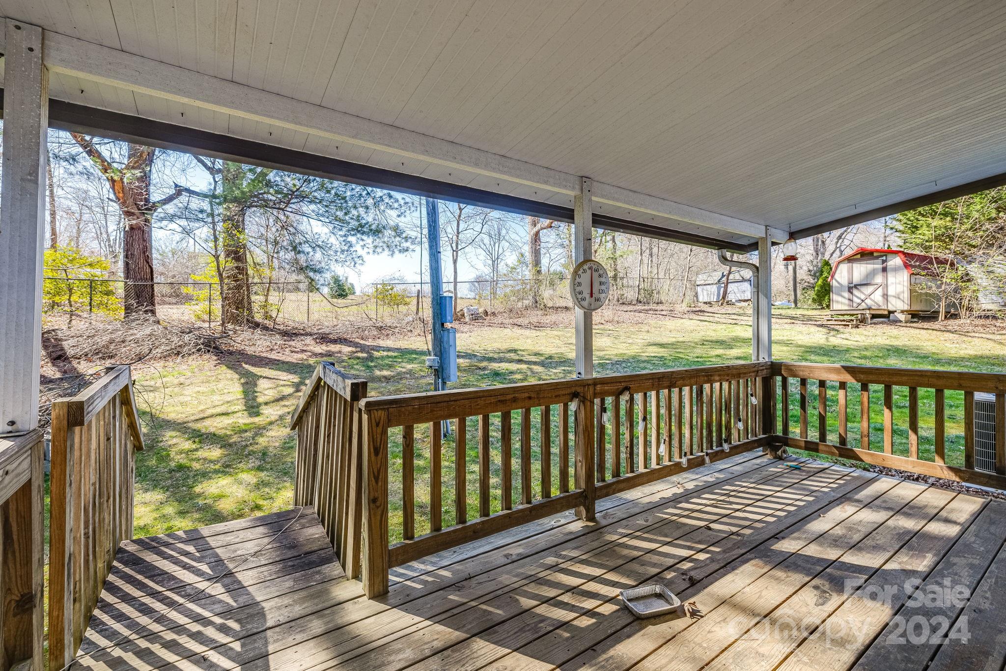 89 N Holly Lane