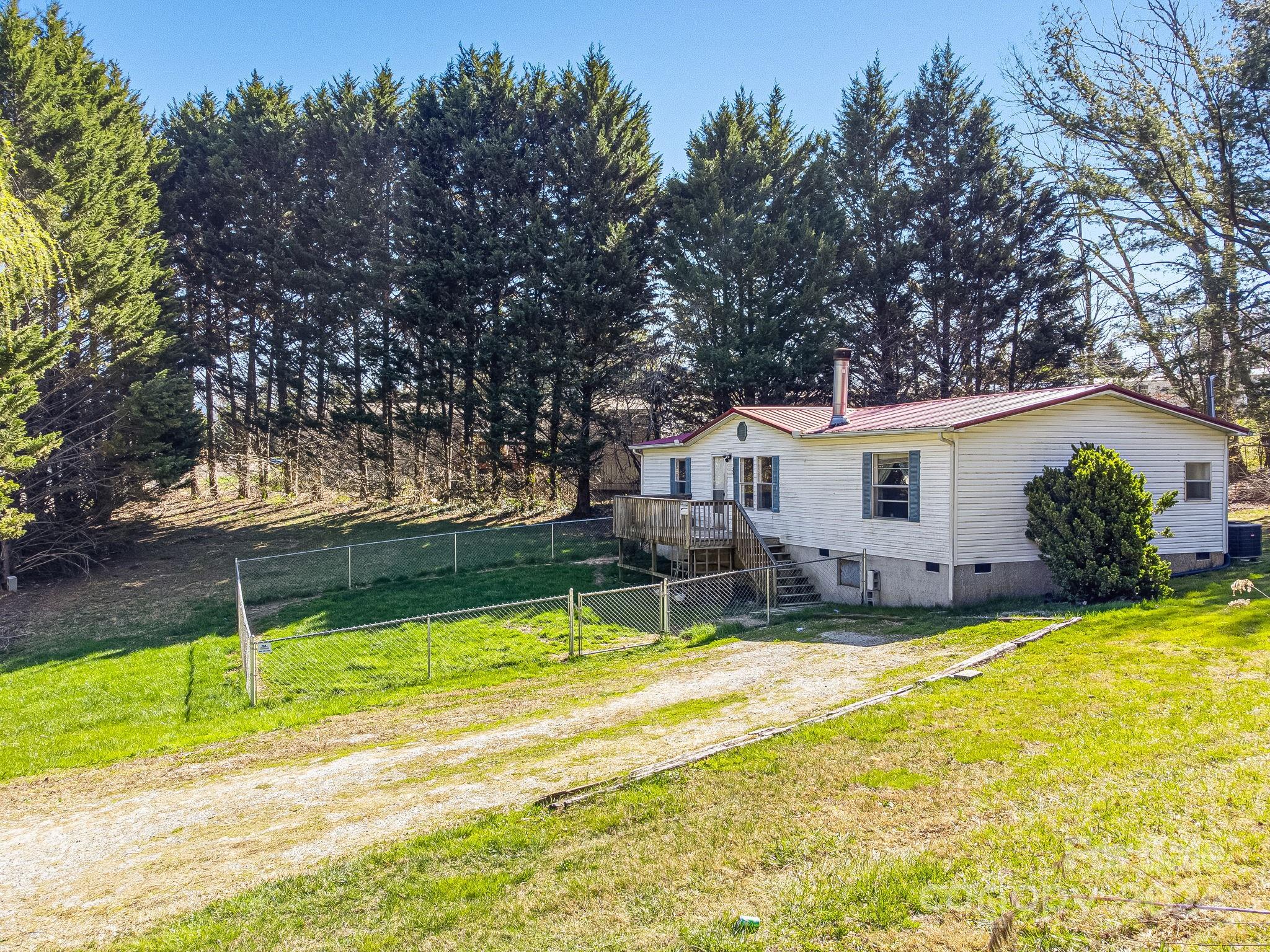 89 N Holly Lane