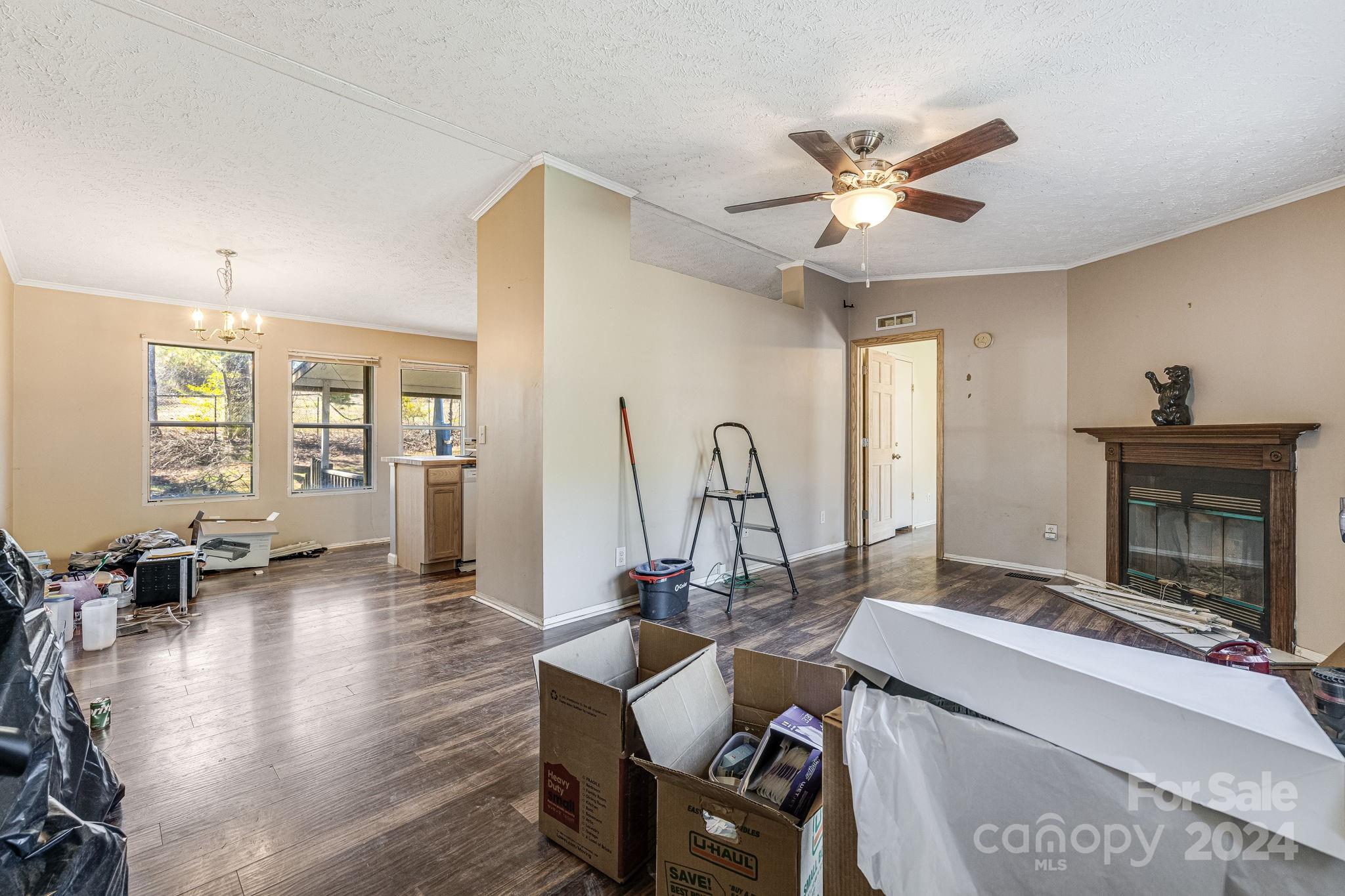 89 N Holly Lane