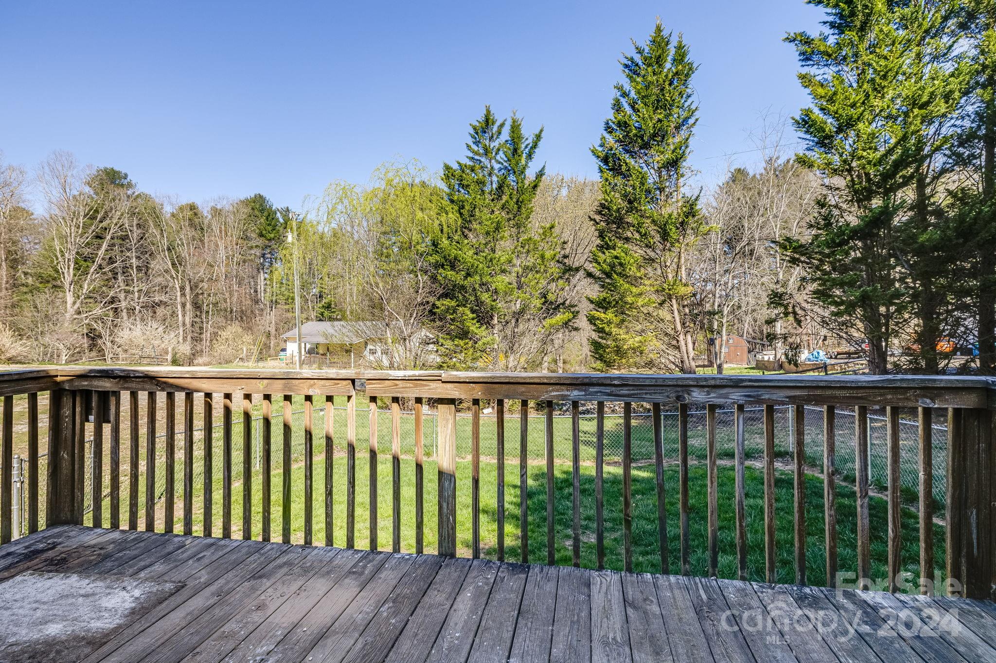 89 N Holly Lane