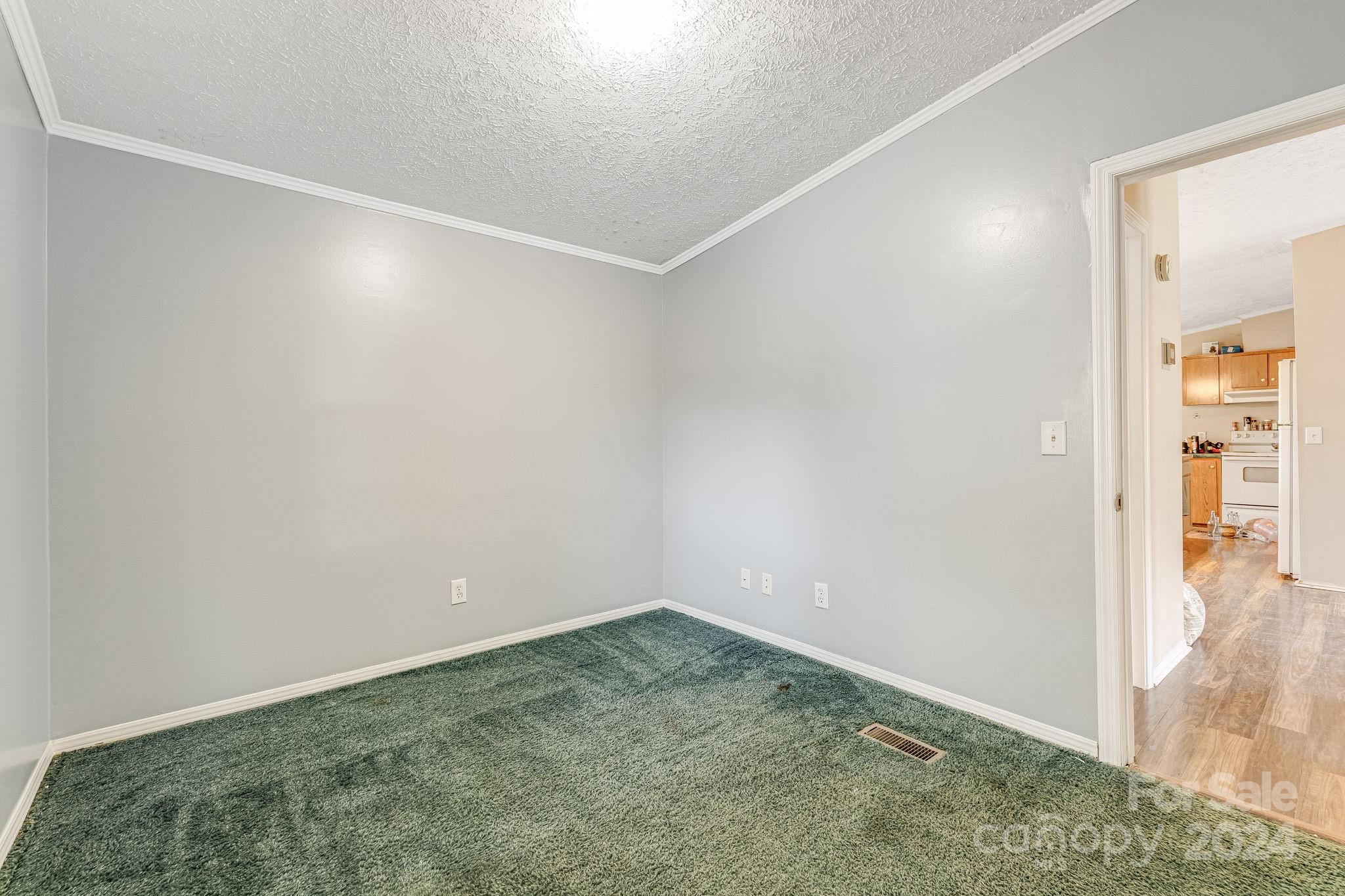 89 N Holly Lane