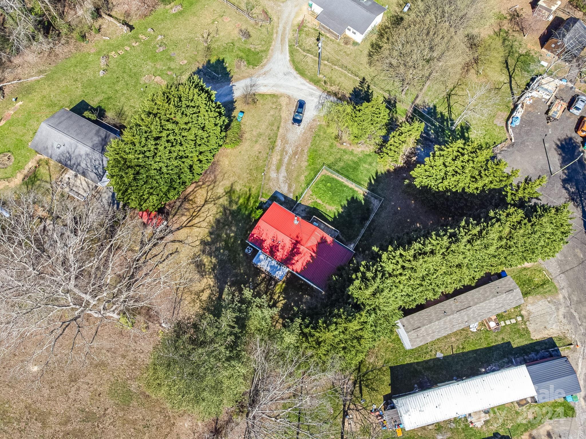 89 N Holly Lane