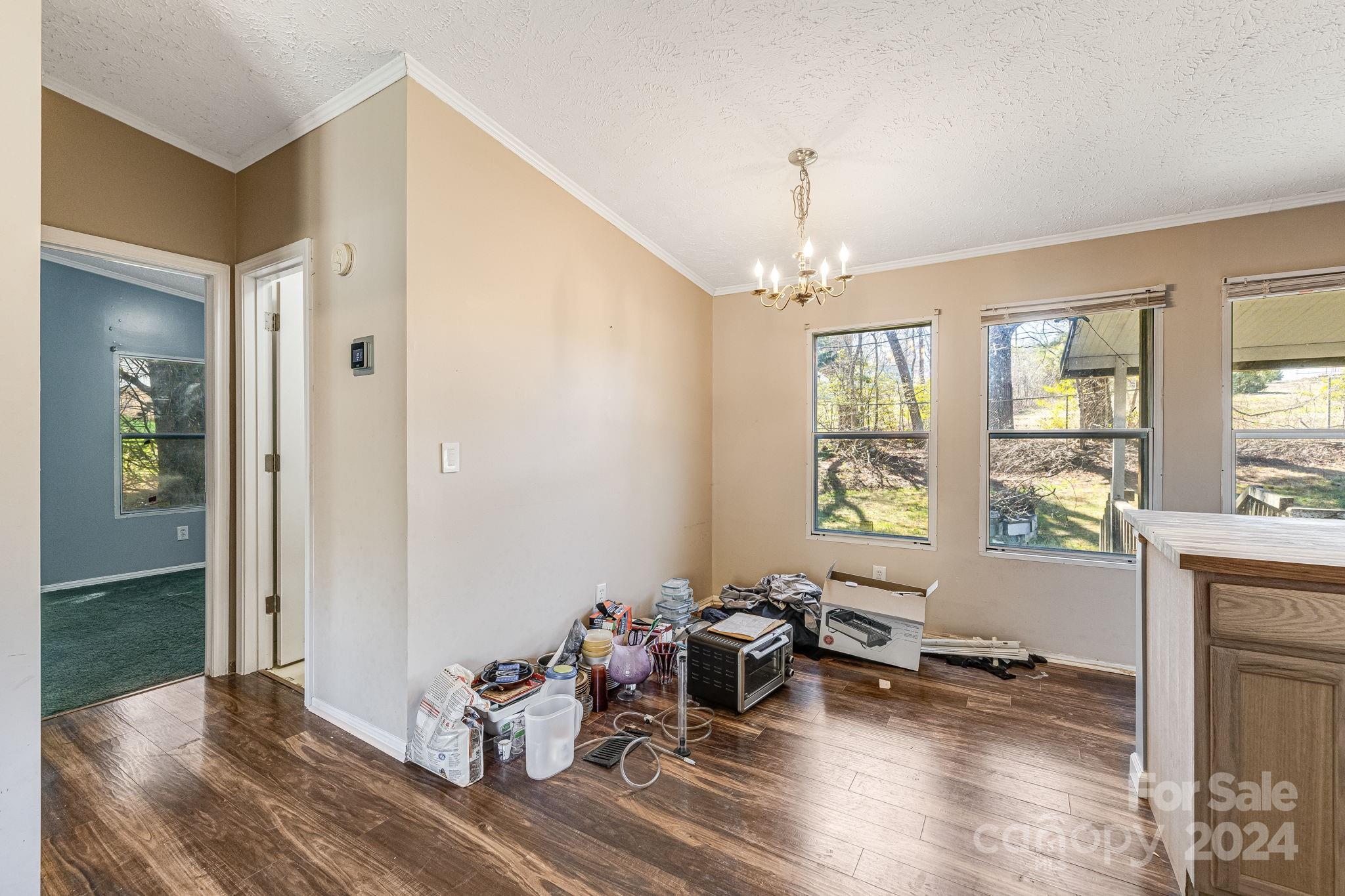 89 N Holly Lane