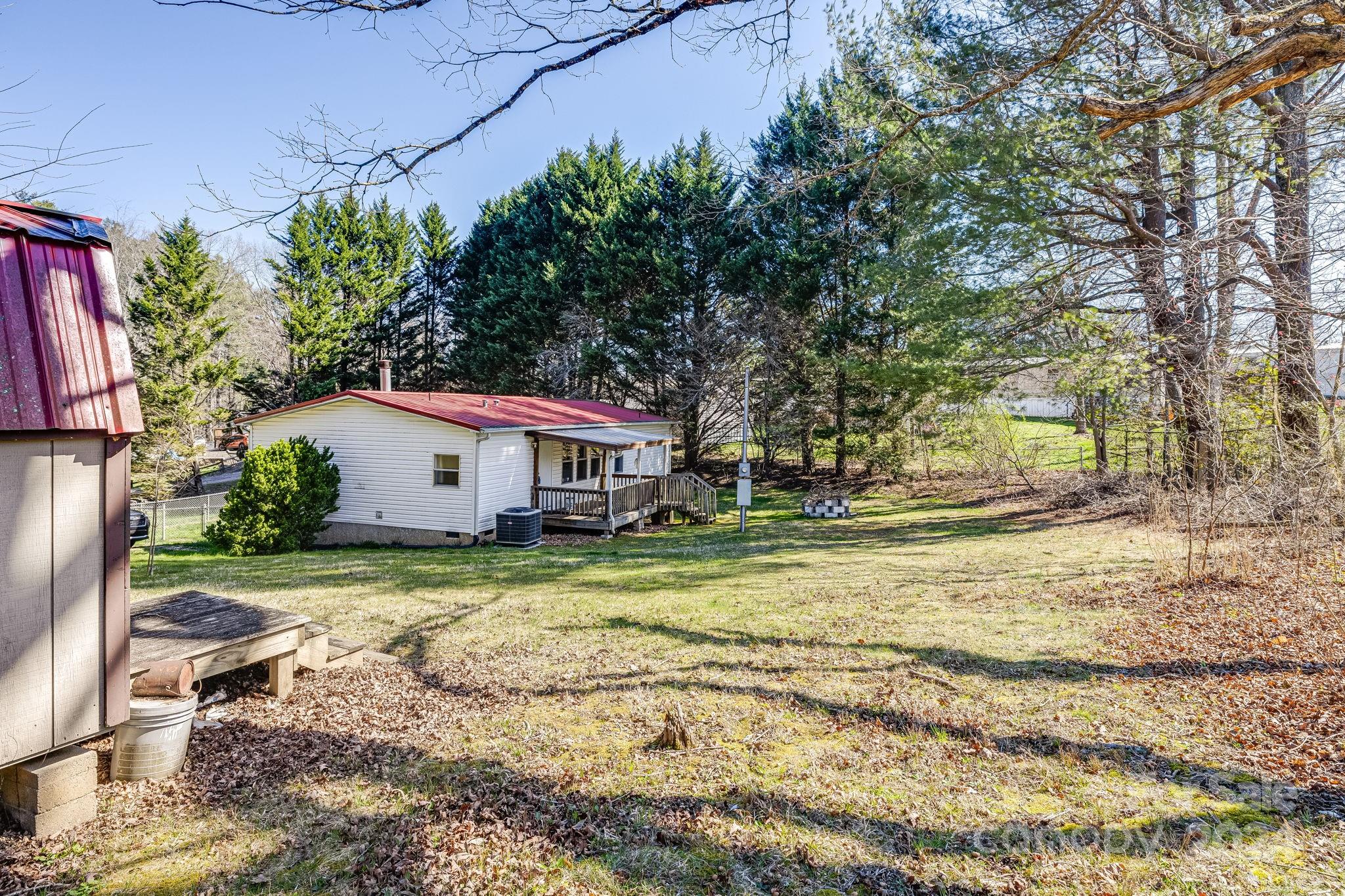 89 N Holly Lane