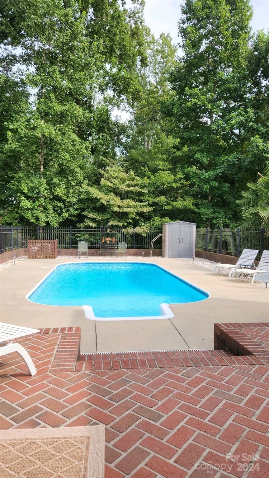 1885 Northfield Lane