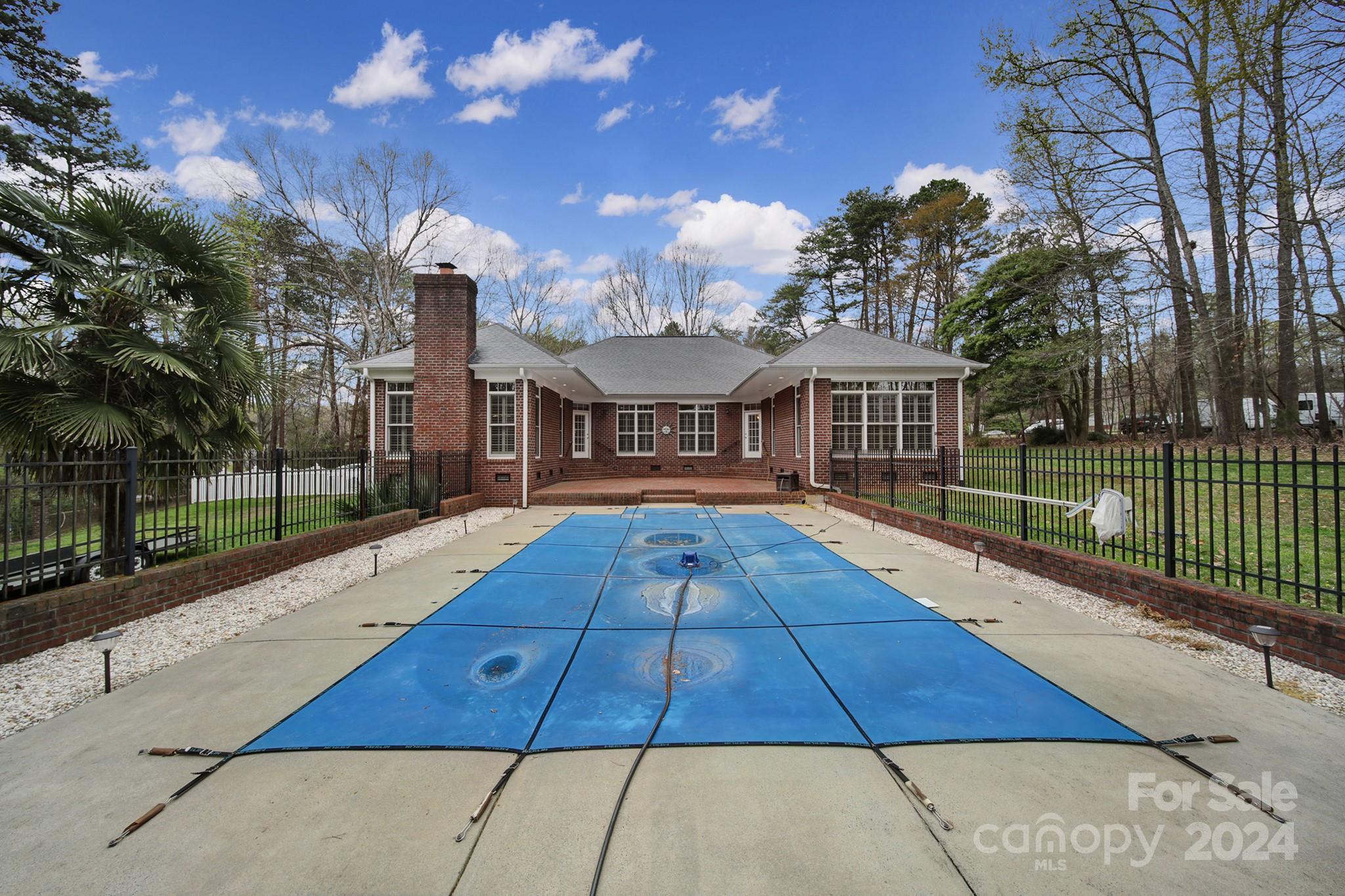 1885 Northfield Lane